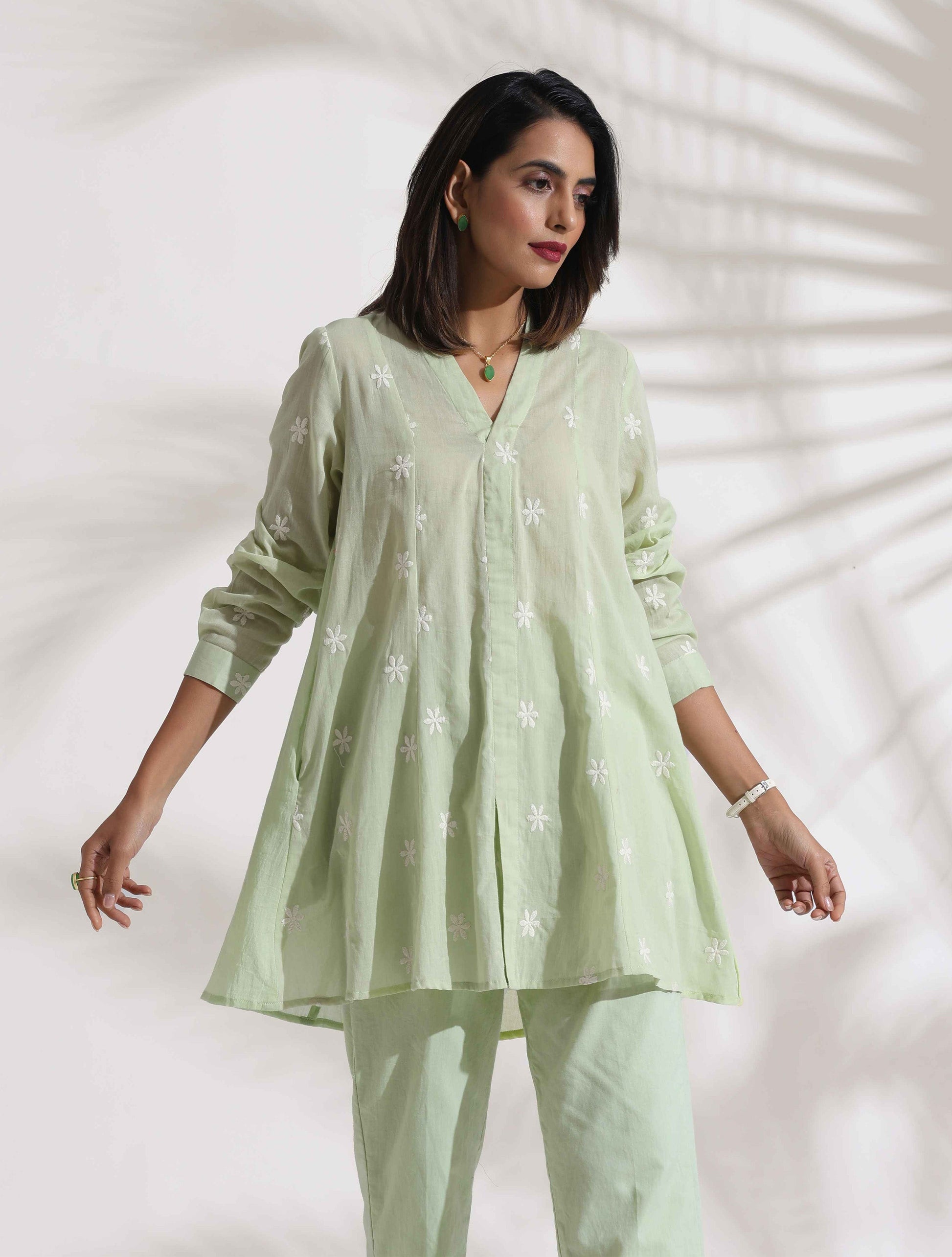 trueBrowns Green Cotton Floral Embroidered Co-ord Set - Swadesiicart