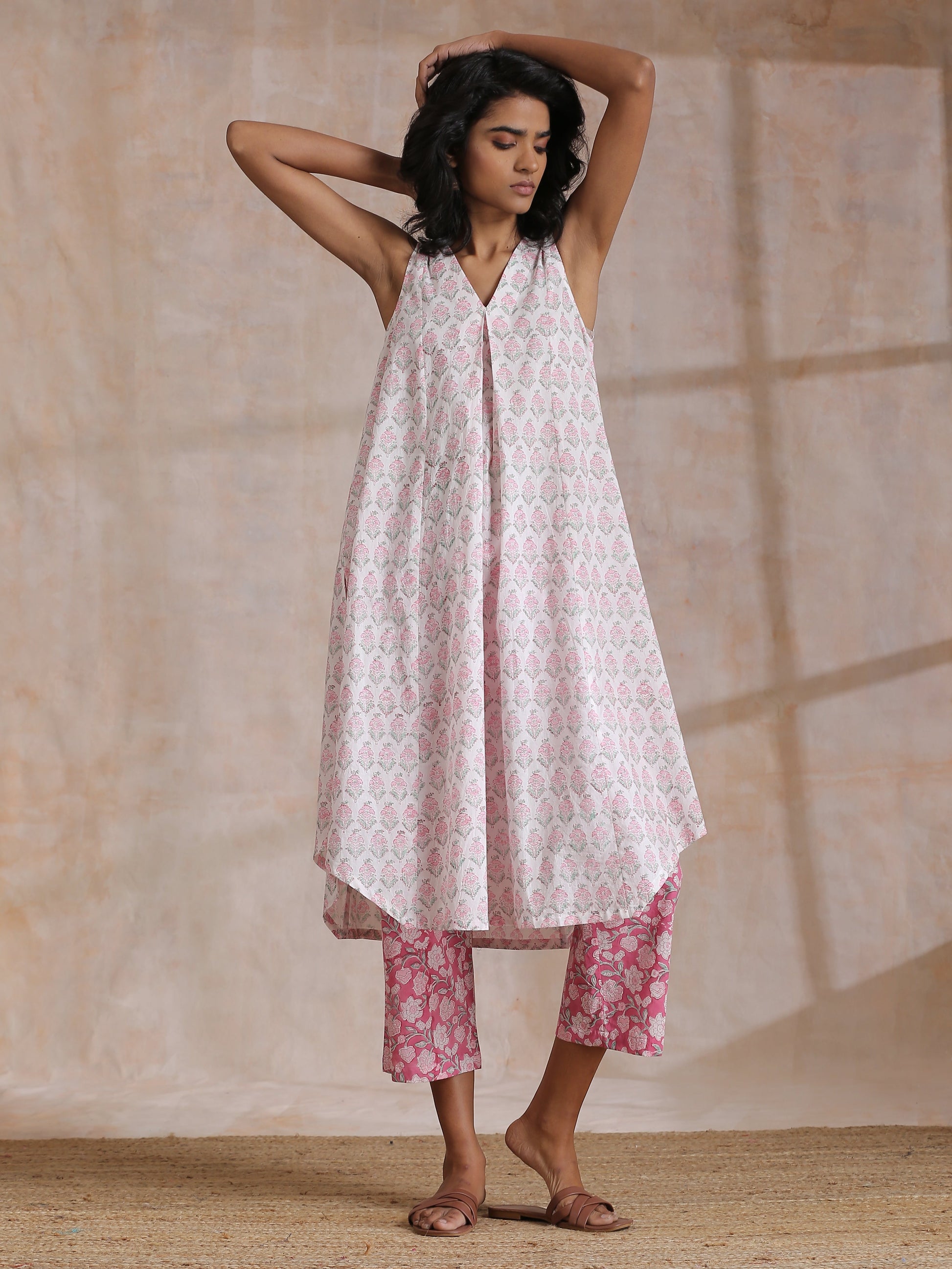 trueBrowns Pink Green Floral On White Block Print Cotton Sleeveless Flared Kurta Pant Set | Swadesiicart