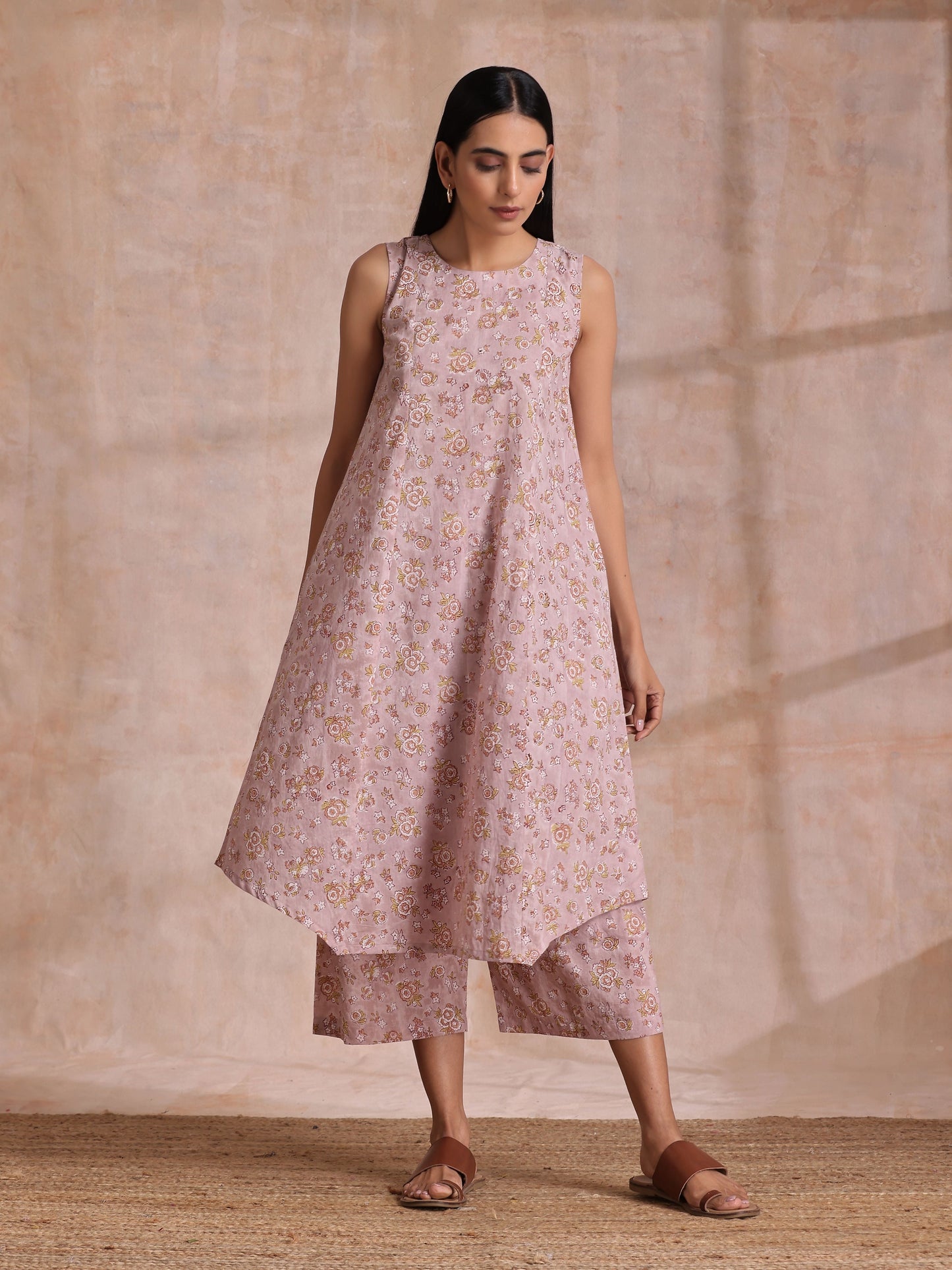trueBrowns Grey Overall Floral Block Print Cotton High-Low Co-Ord Set - Swadesiicart