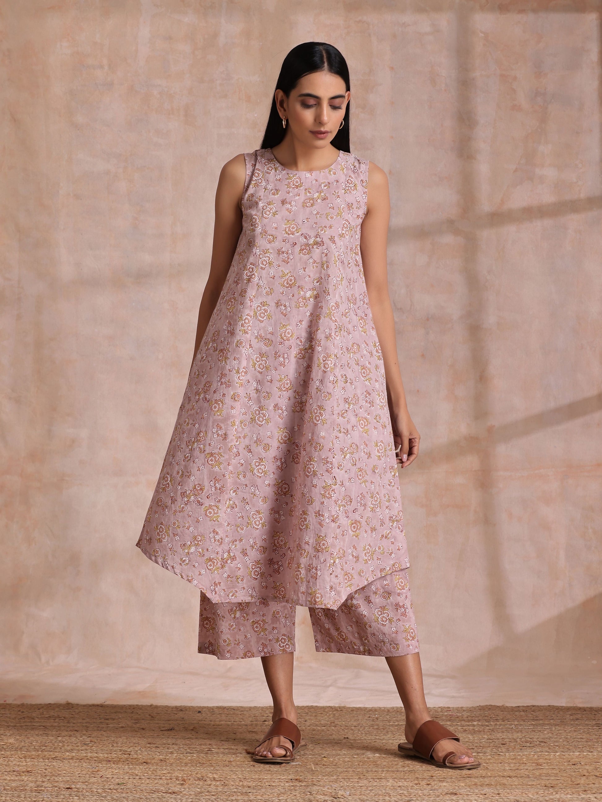 trueBrowns Grey Overall Floral Block Print Cotton High-Low Co-Ord Set - Swadesiicart