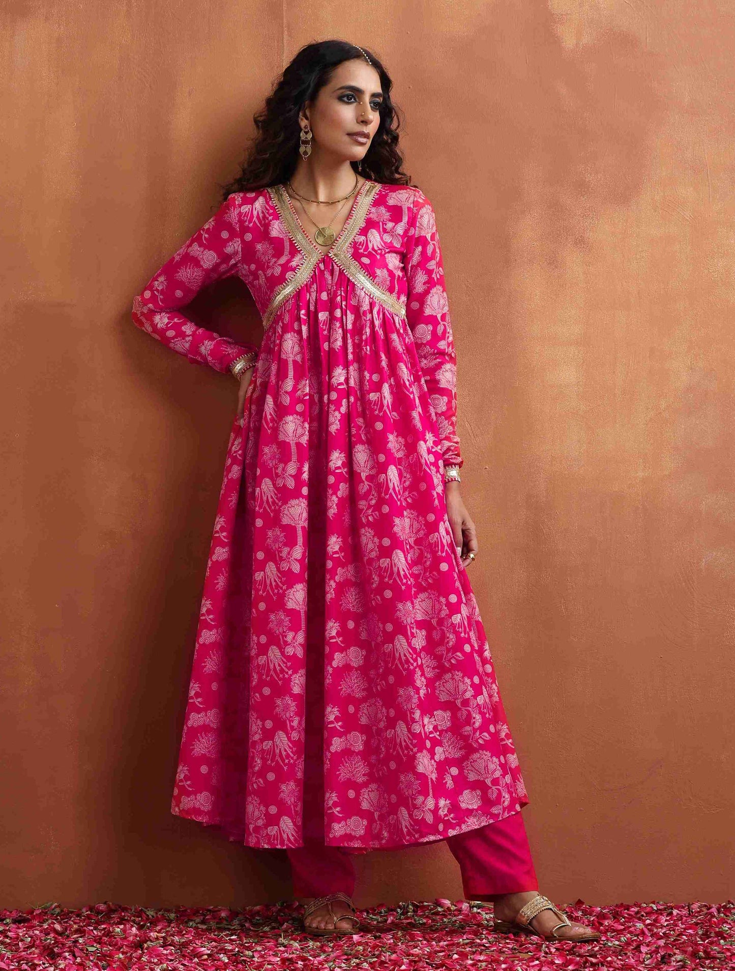 trueBrowns Red Print Flared Anarkali Kurta Set | Swadesiicart