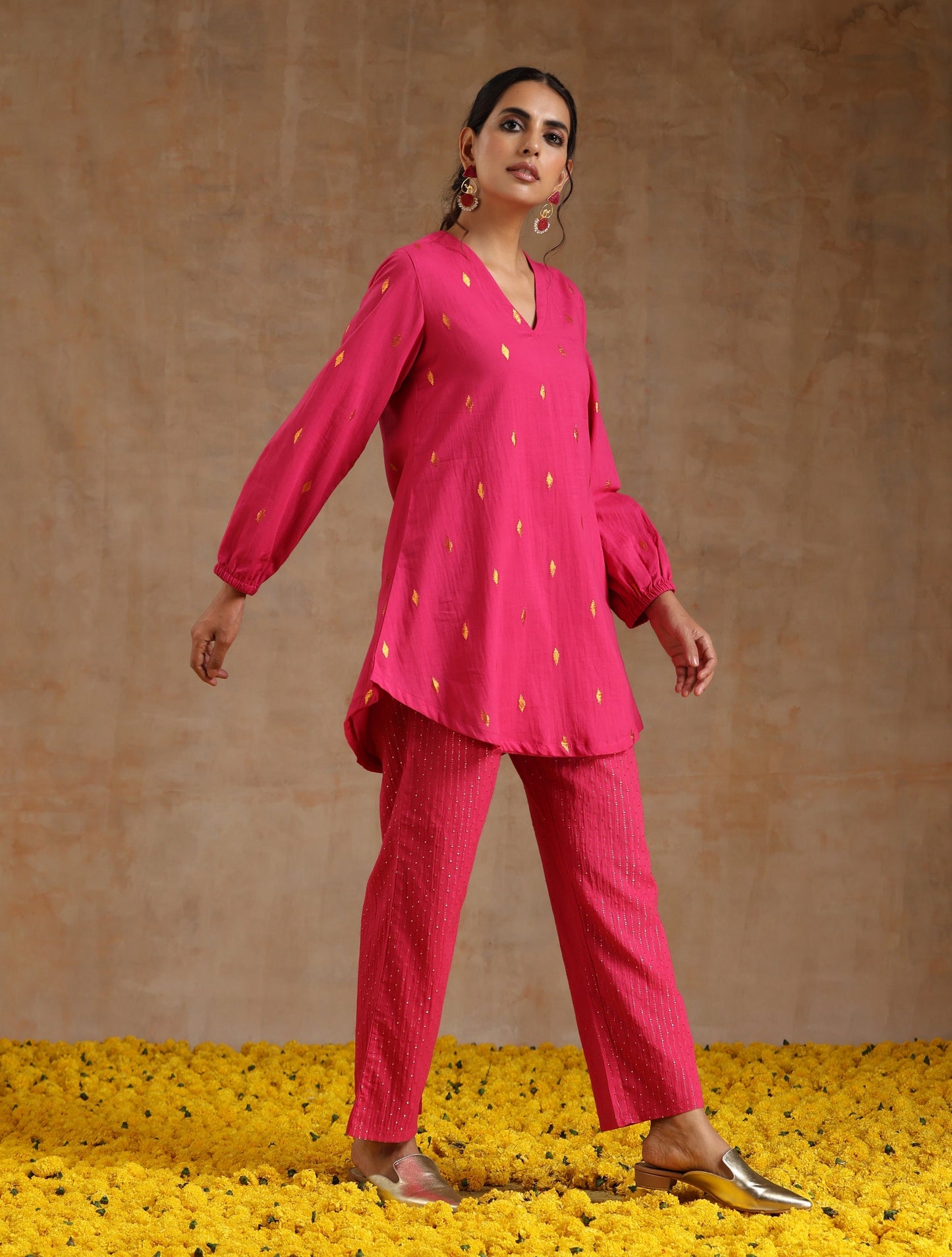 trueBrowns Pink Gold Cotton Short Co-Ord Set - Swadesiicart