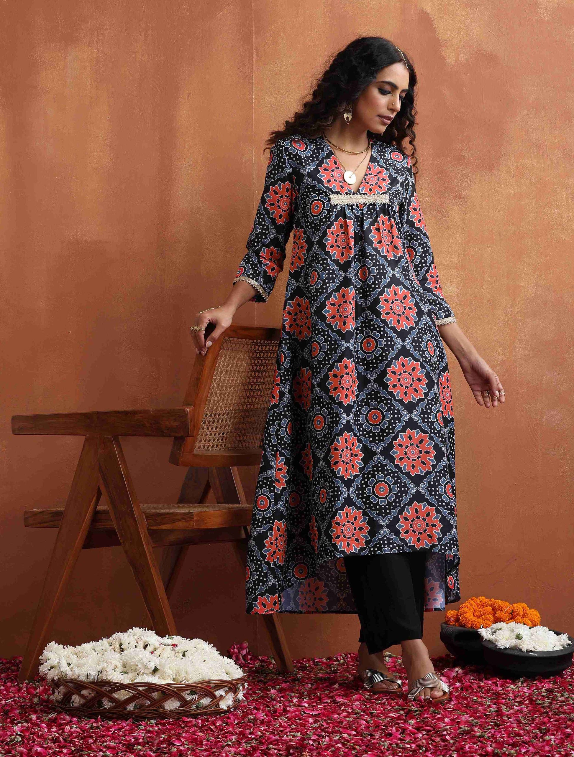 trueBrowns Black Ajrak Print Kurta Set | Swadesiicart