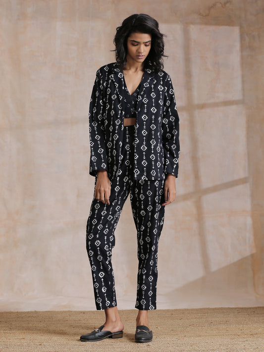 trueBrowns Black White Geometric Print Cotton Pant Suit Set | Swadesiicart