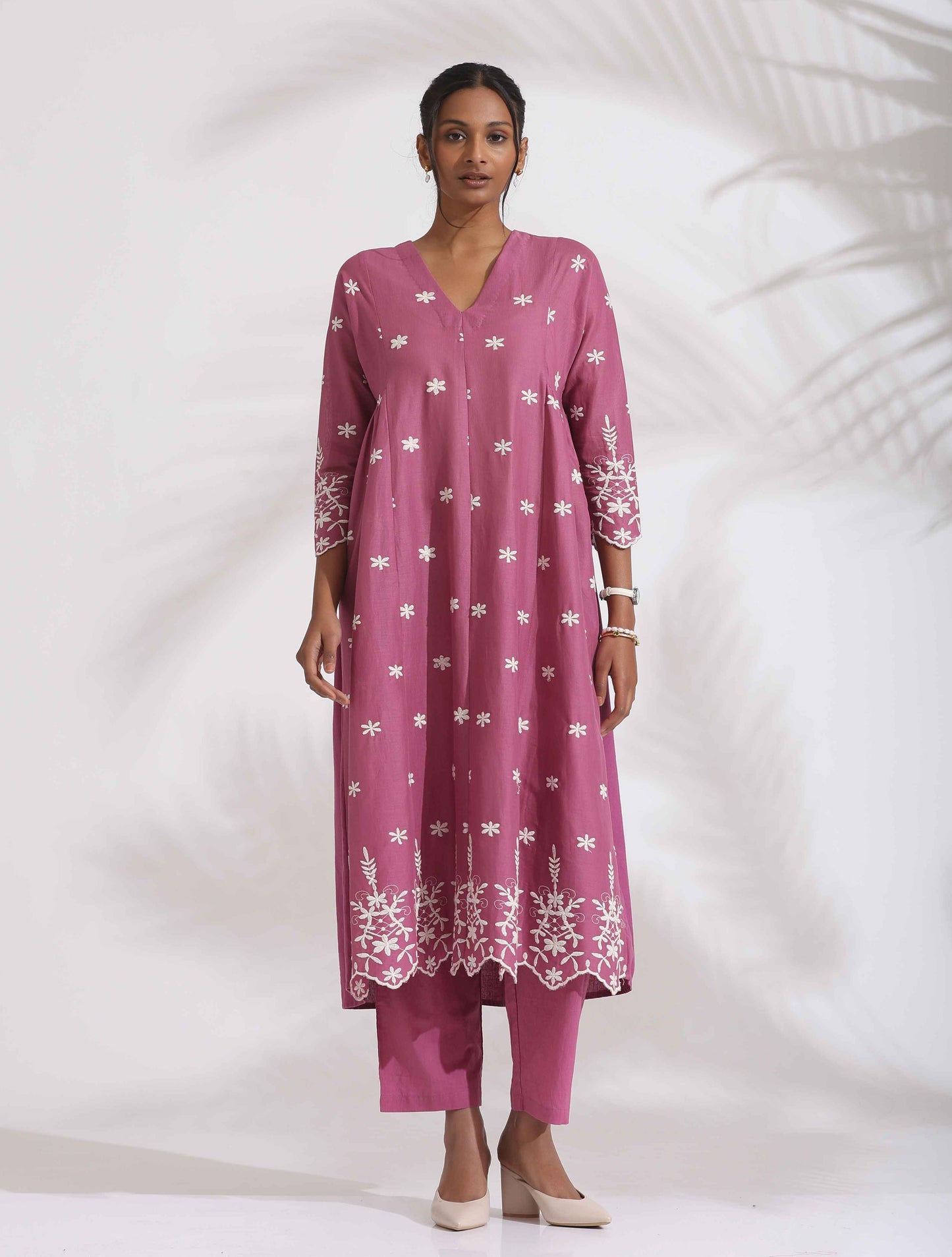 trueBrowns Pink Cotton Floral Embroidered Flared Kurta Set | Swadesiicart