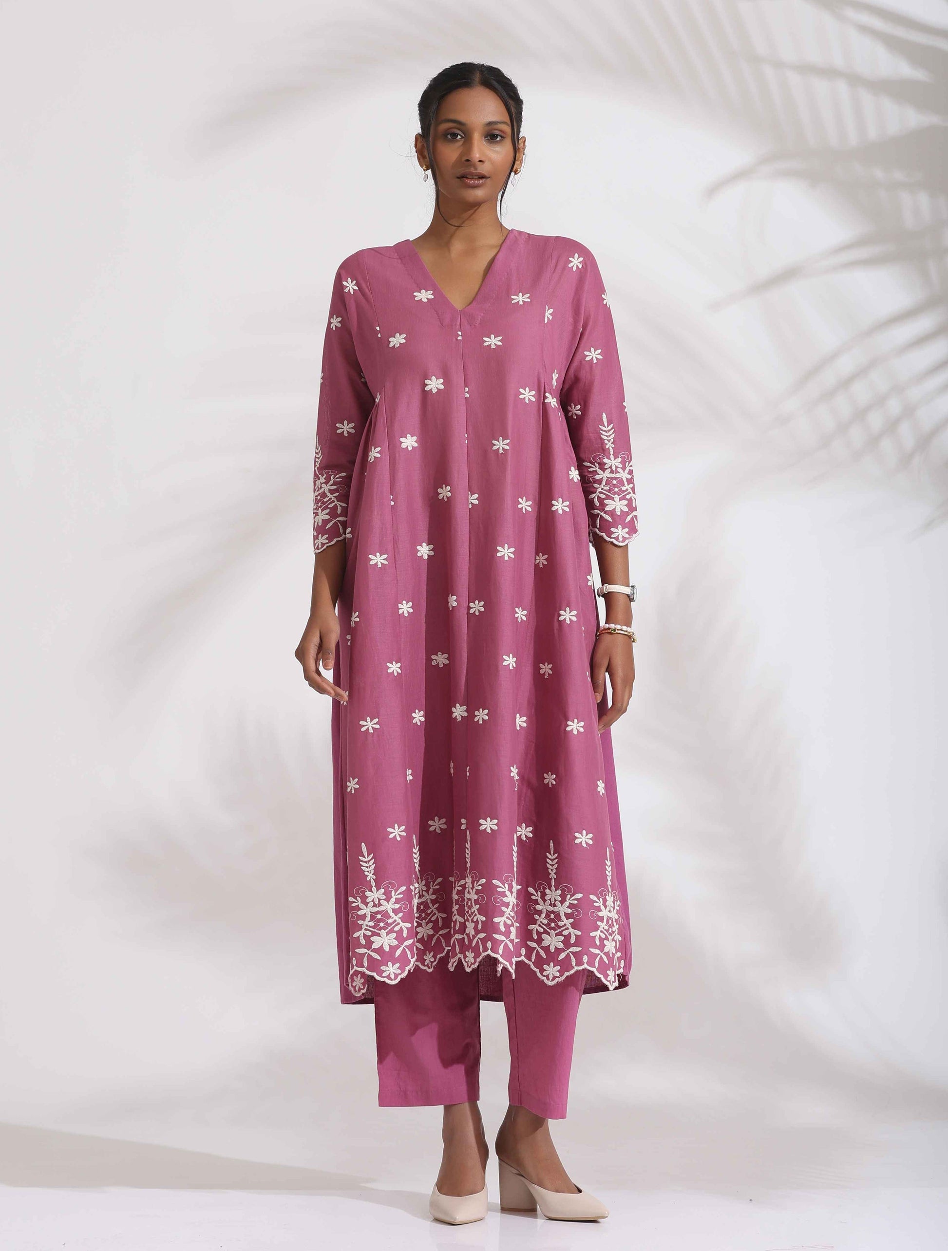 trueBrowns Pink Cotton Floral Embroidered Flared Kurta Set | Swadesiicart