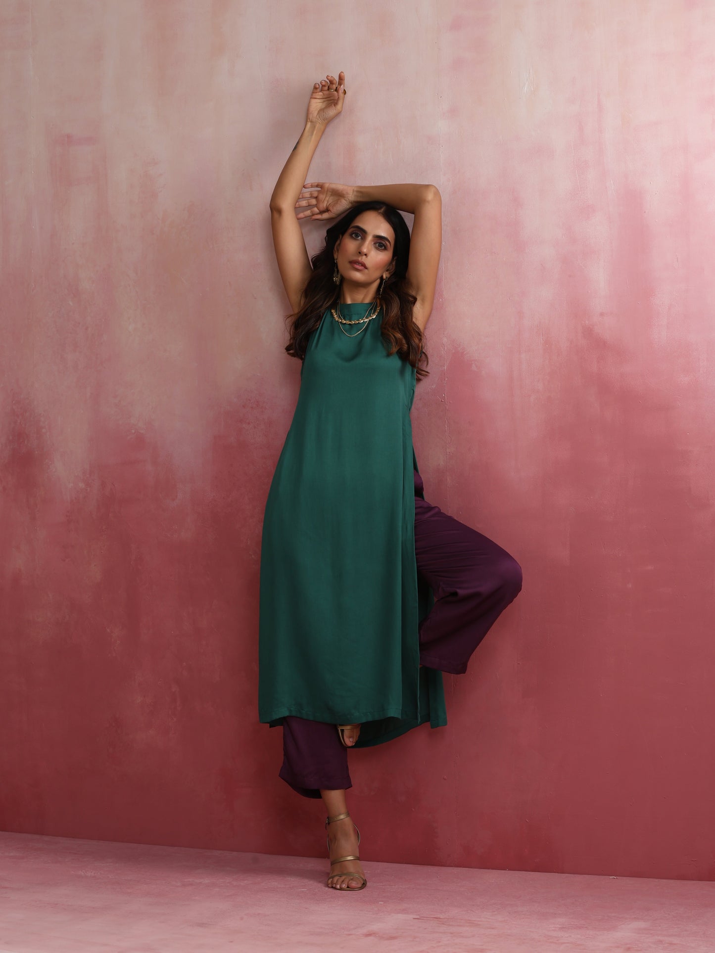 trueBrowns Green Modal High slit Kurta Set | Swadesiicart