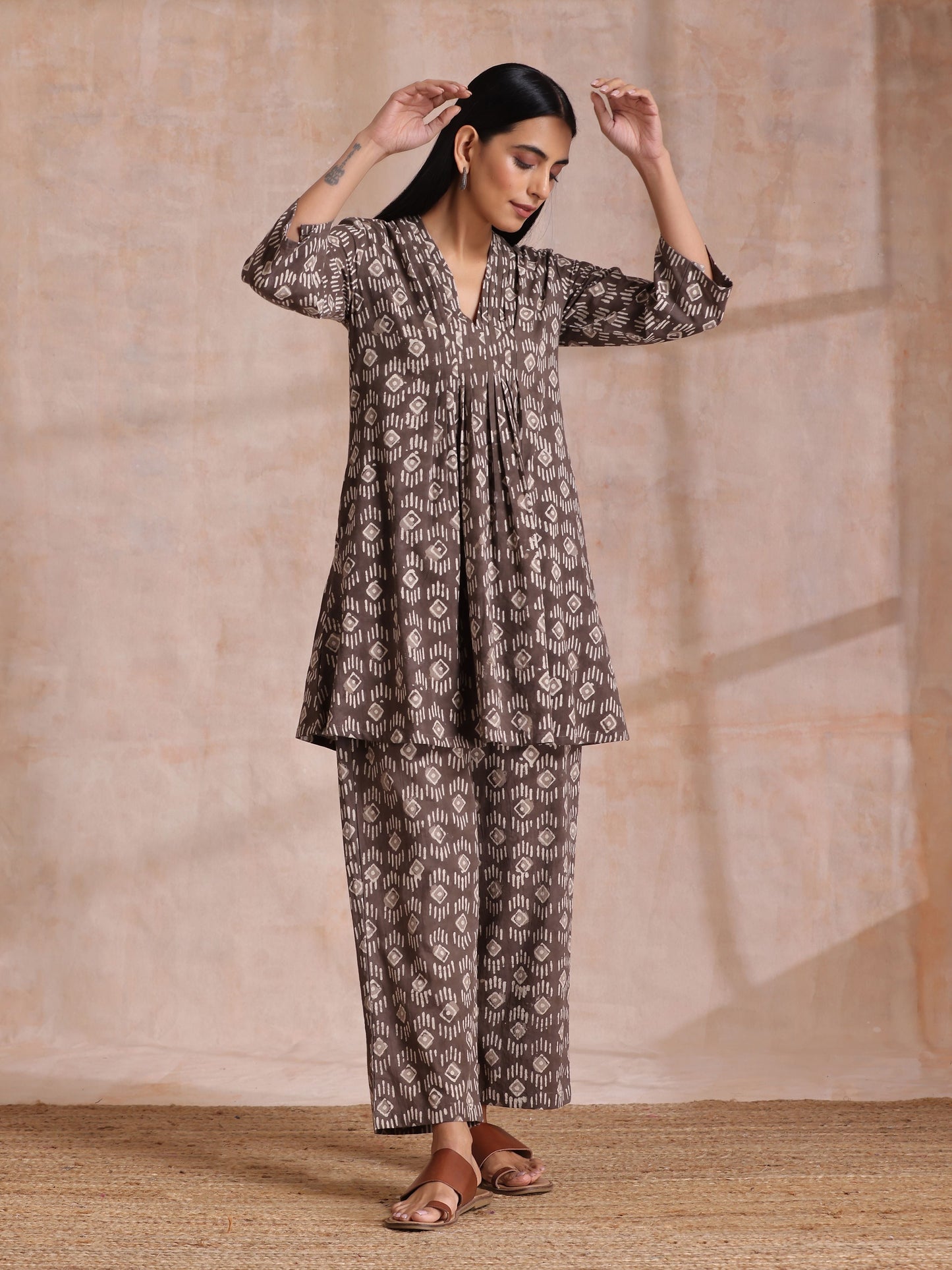 trueBrowns Clay Dabu Geometric Print Cotton Pleated Co-Ord Set - Swadesiicart