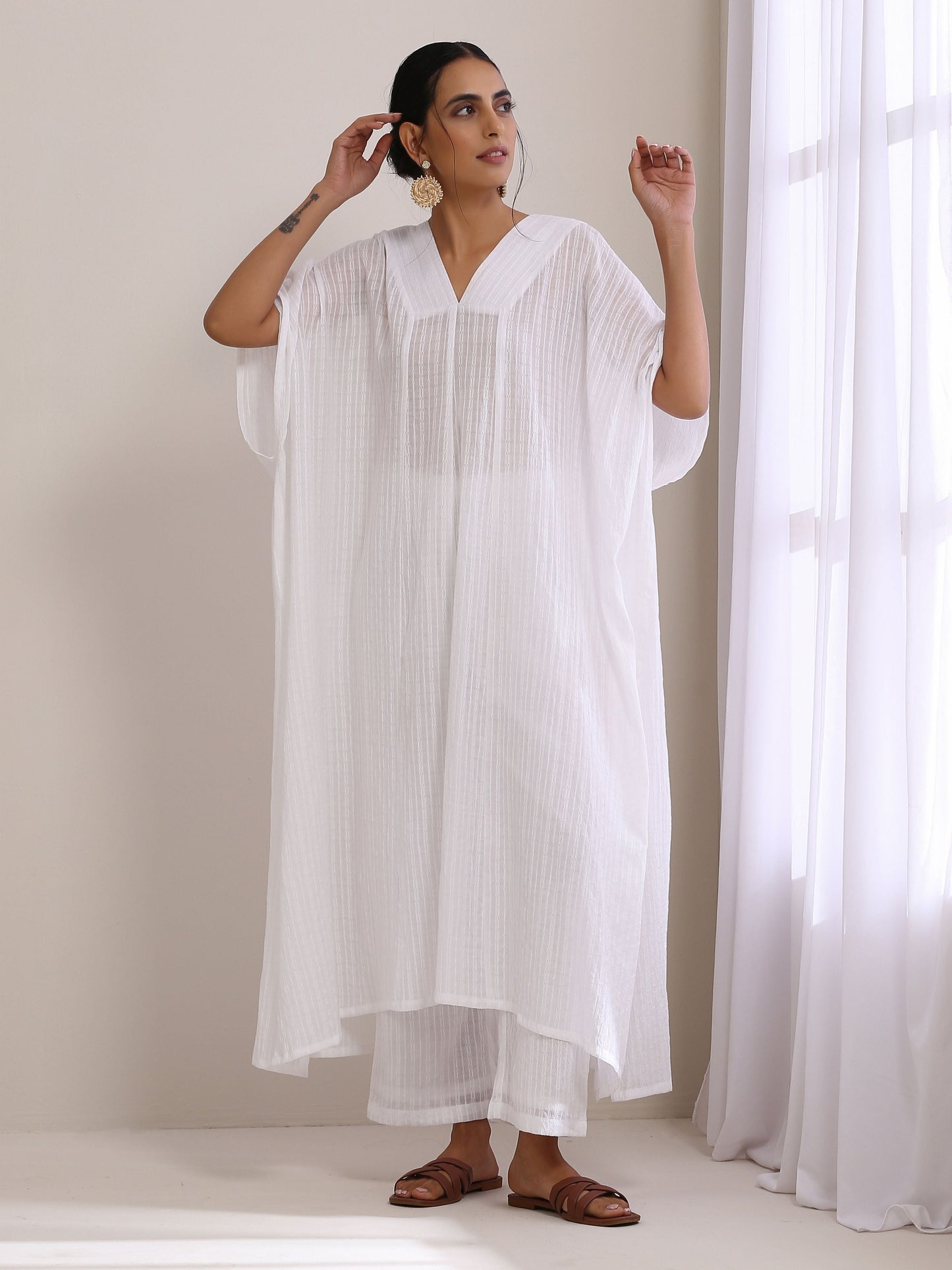trueBrowns White Dobby Panel Kaftan Kurta Pant Set | Swadesiicart