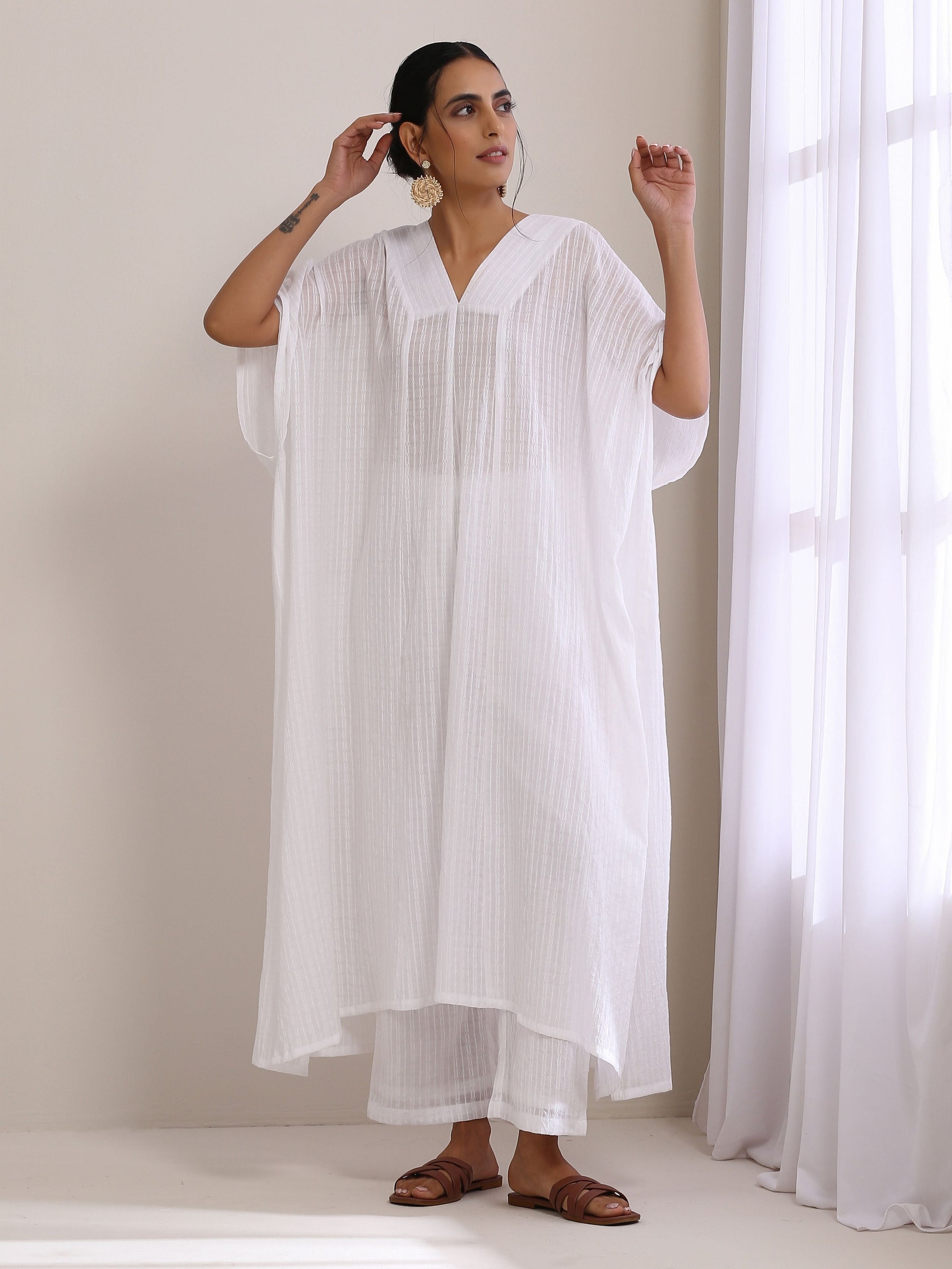 trueBrowns White Dobby Panel Kaftan Kurta Pant Set | Swadesiicart