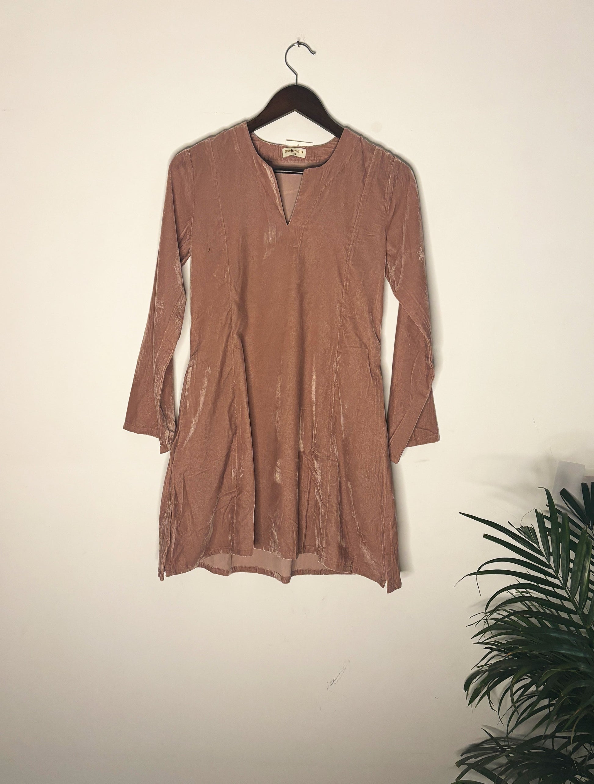 trueBrowns Pink Velvet Short Top | Swadesiicart