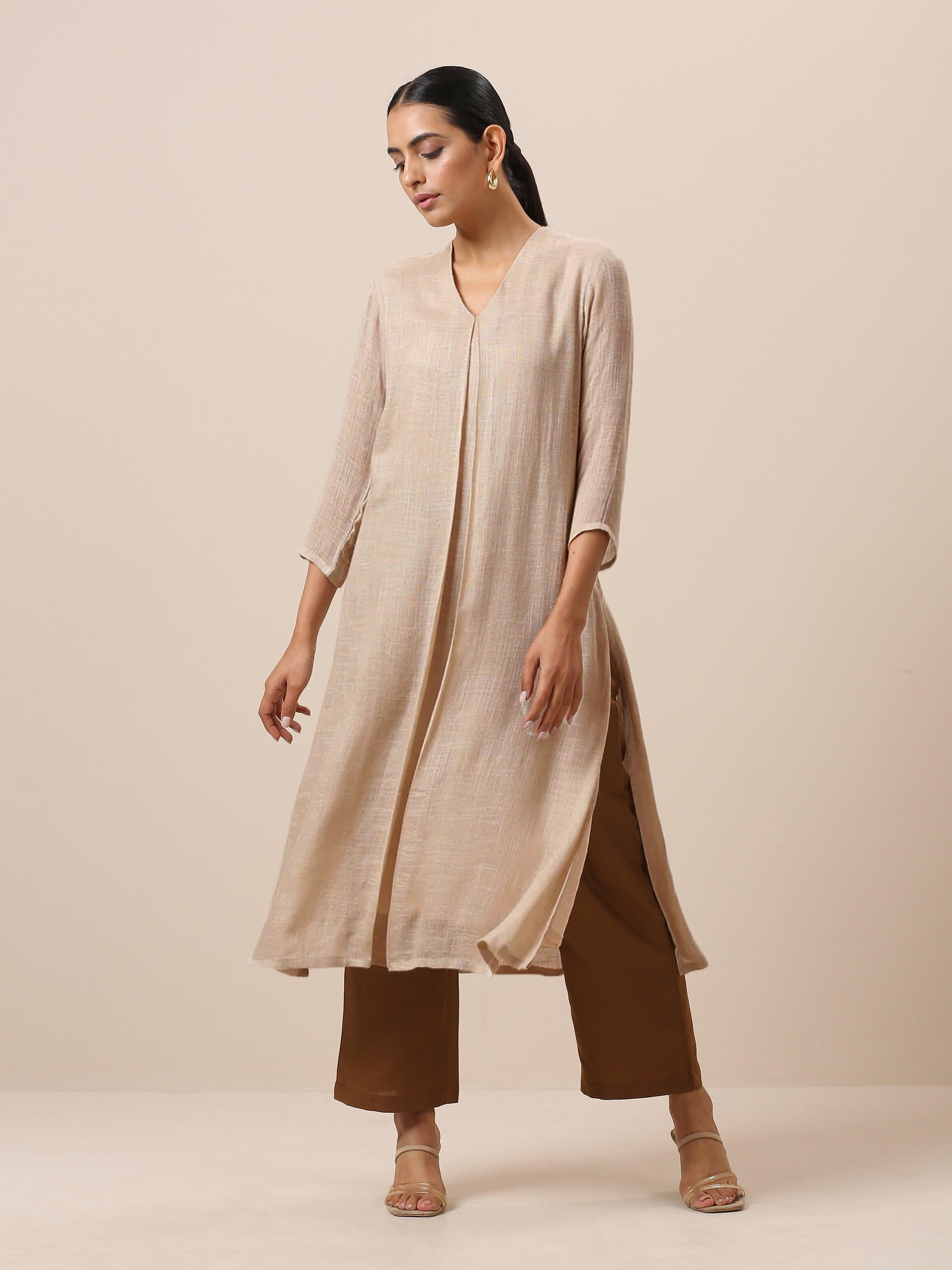 trueBrowns Linen Beige Textured Slit Kurta Pant Set | Swadesiicart