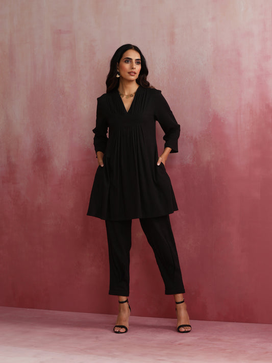 trueBrowns Black Viscose Slub Pleated Kurta Co-ord Set - Swadesiicart