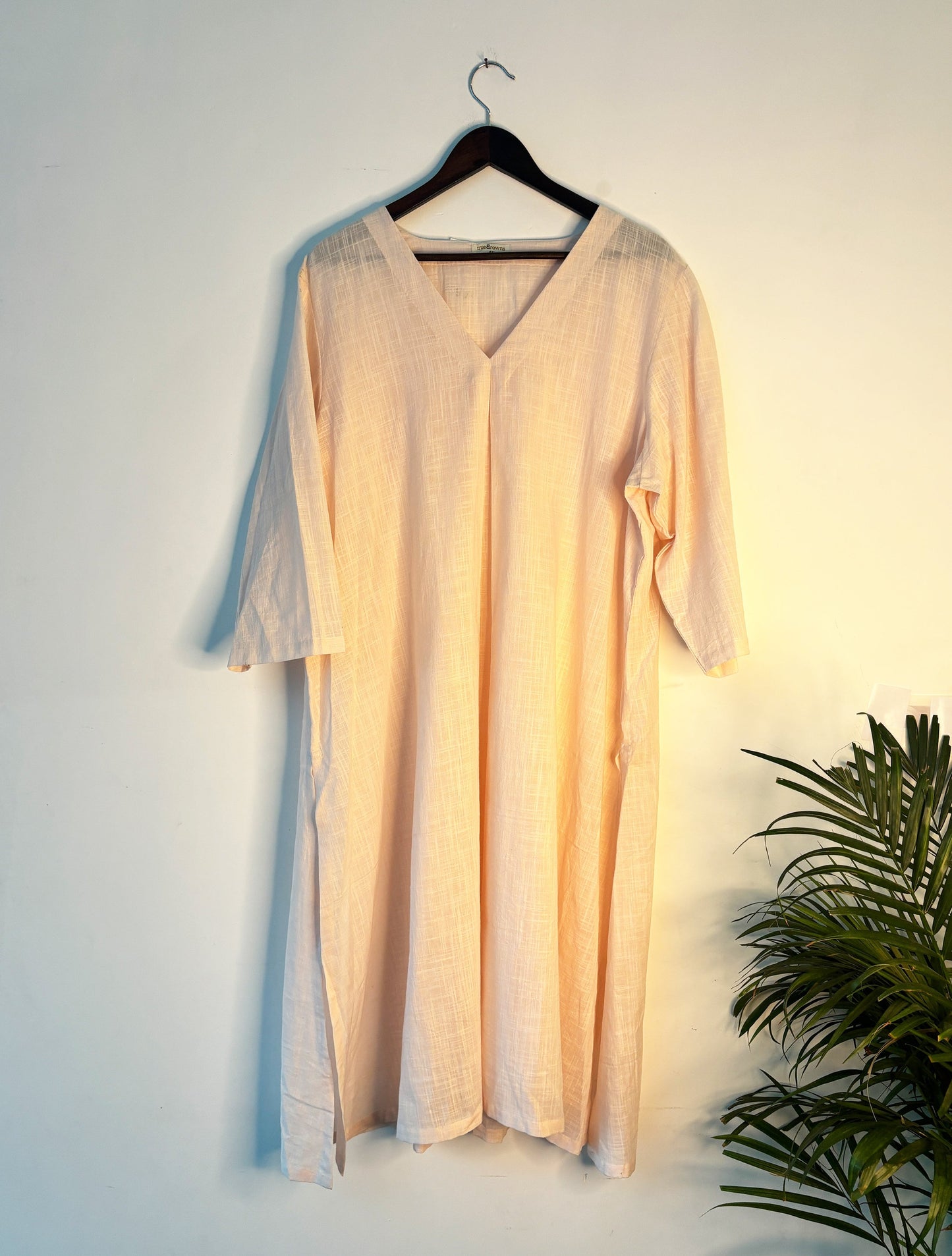 trueBrowns Light Pink Slub Short Kurta | Swadesiicart