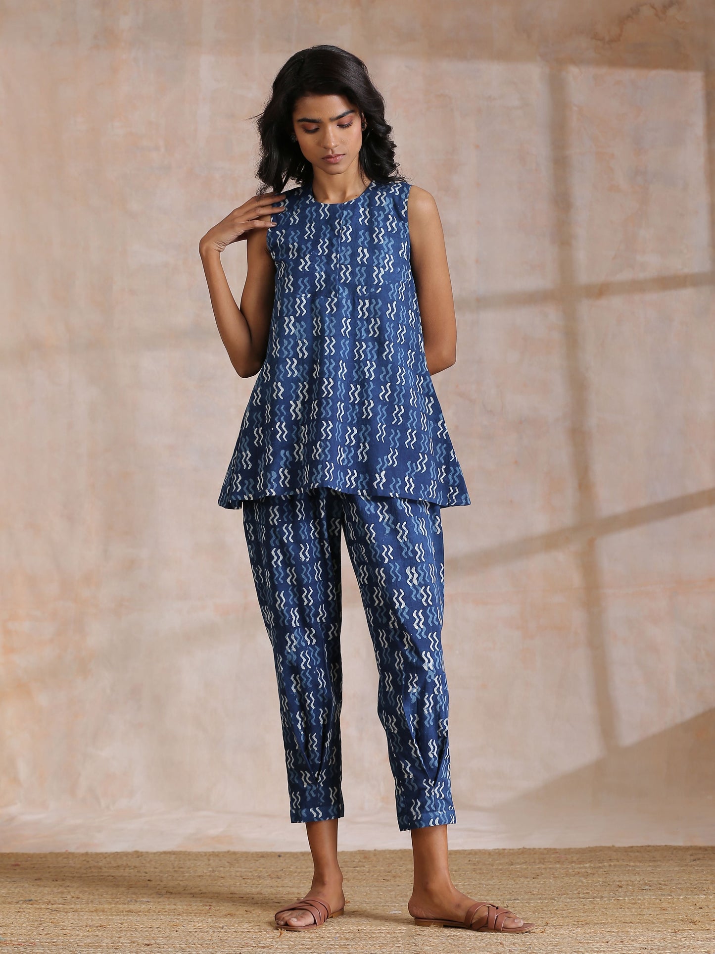 trueBrowns Indigo Dabu Zig-Zag Motifs Print Cotton Sleeveless Co-Ord Set - Swadesiicart