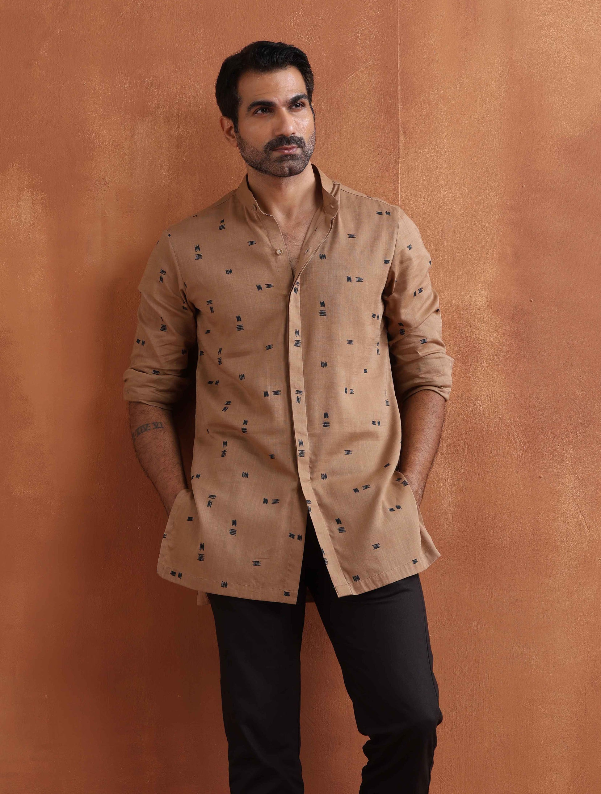 trueBrowns Men's Brown Printed Short Kurta | Swadesiicart