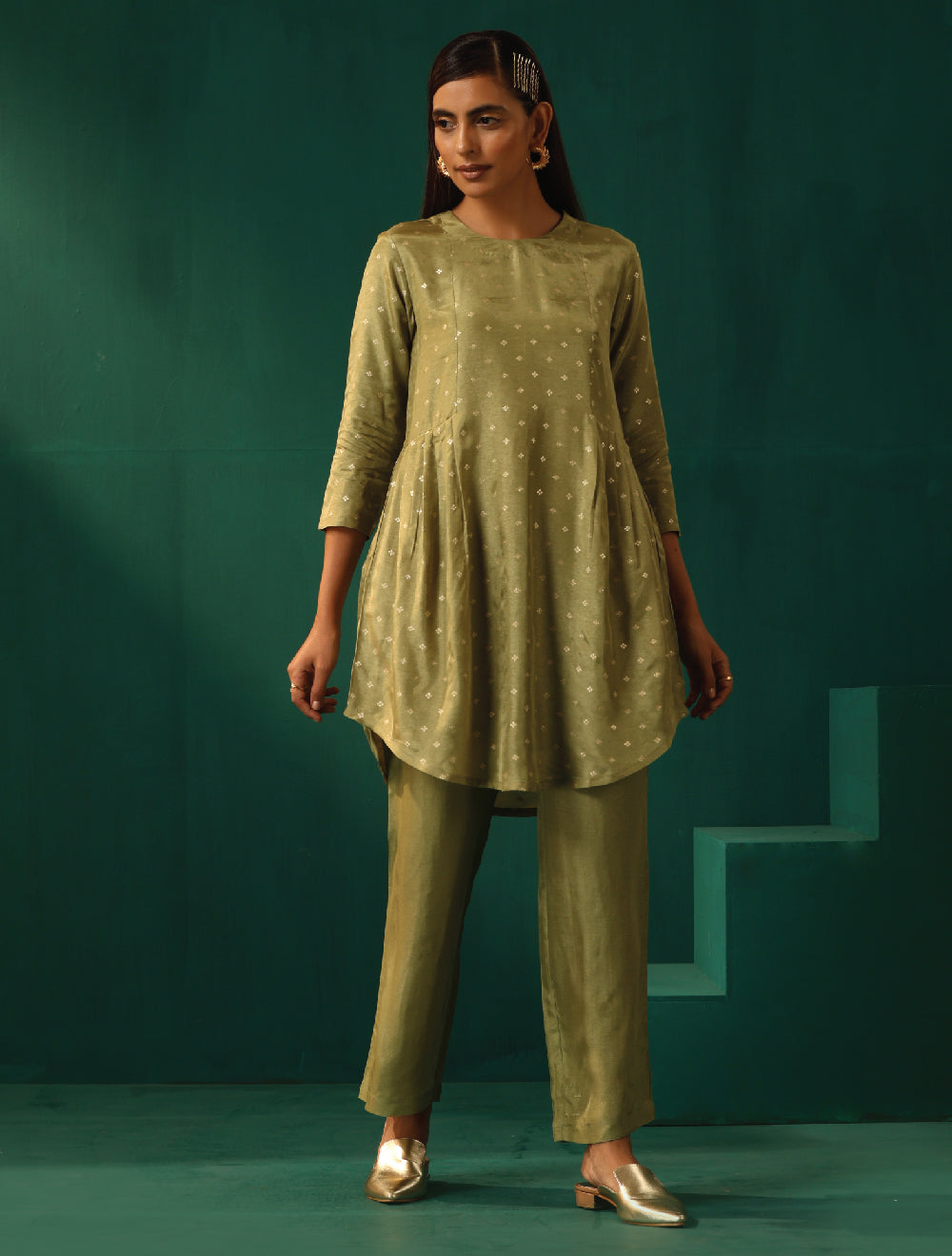 trueBrowns Green Square Viscose Silk Side Gathered Co-ord Set - Swadesiicart