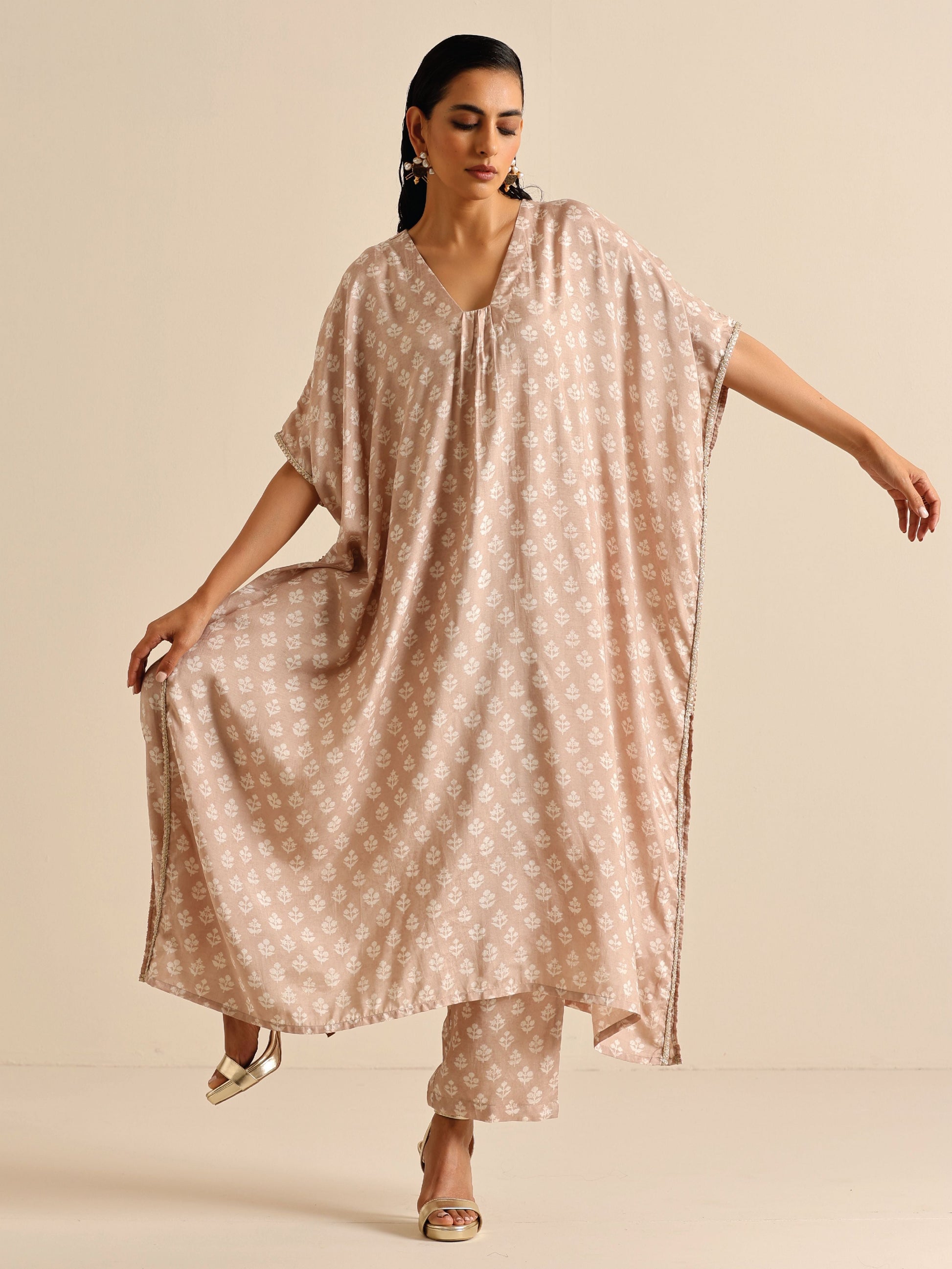 trueBrowns Beige White Floral Silk Print Kaftan Pant Set | Swadesiicart