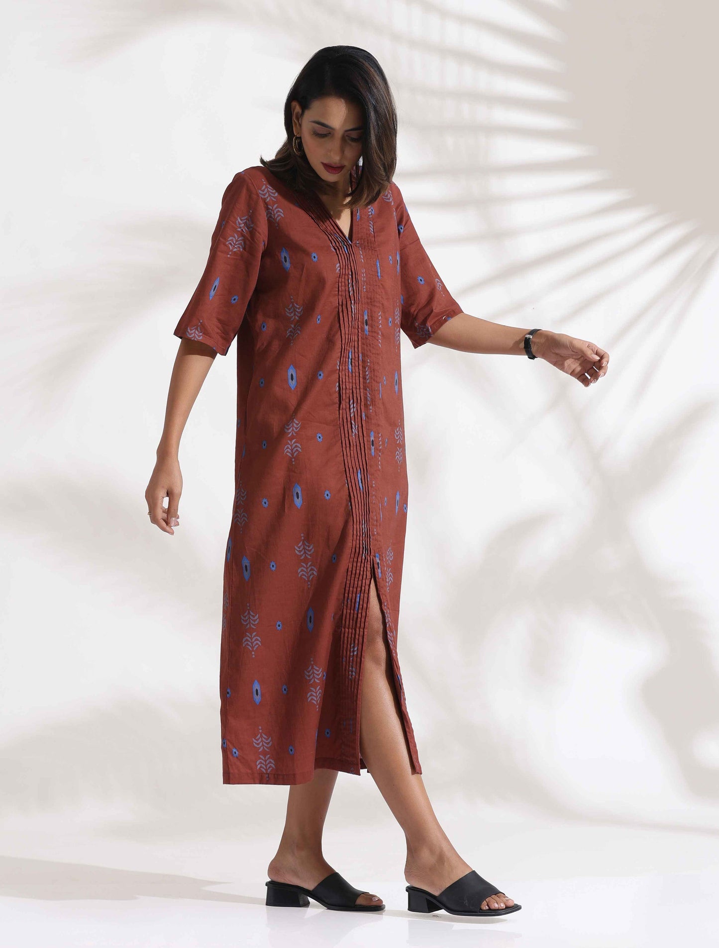 trueBrowns Brown Cotton Print pleated Dress | Swadesiicart