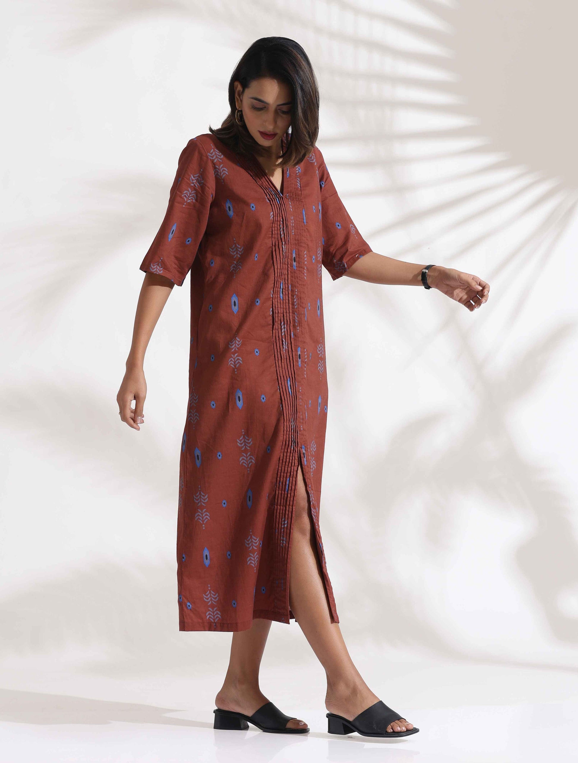 trueBrowns Brown Cotton Print pleated Dress | Swadesiicart