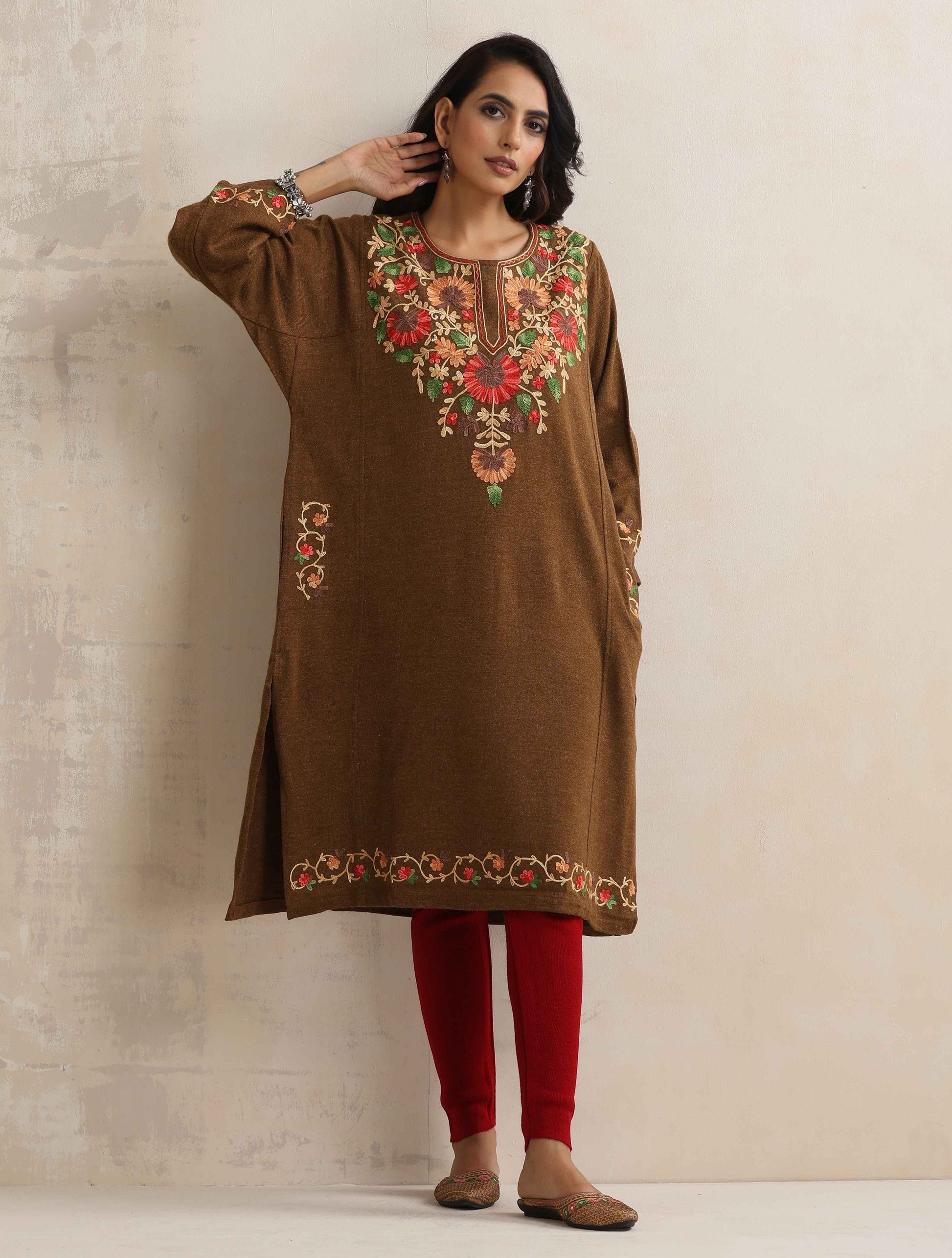 trueBrowns Brown Kashmiri Floral Embroidered Woollen Phiran Kurta | Swadesiicart