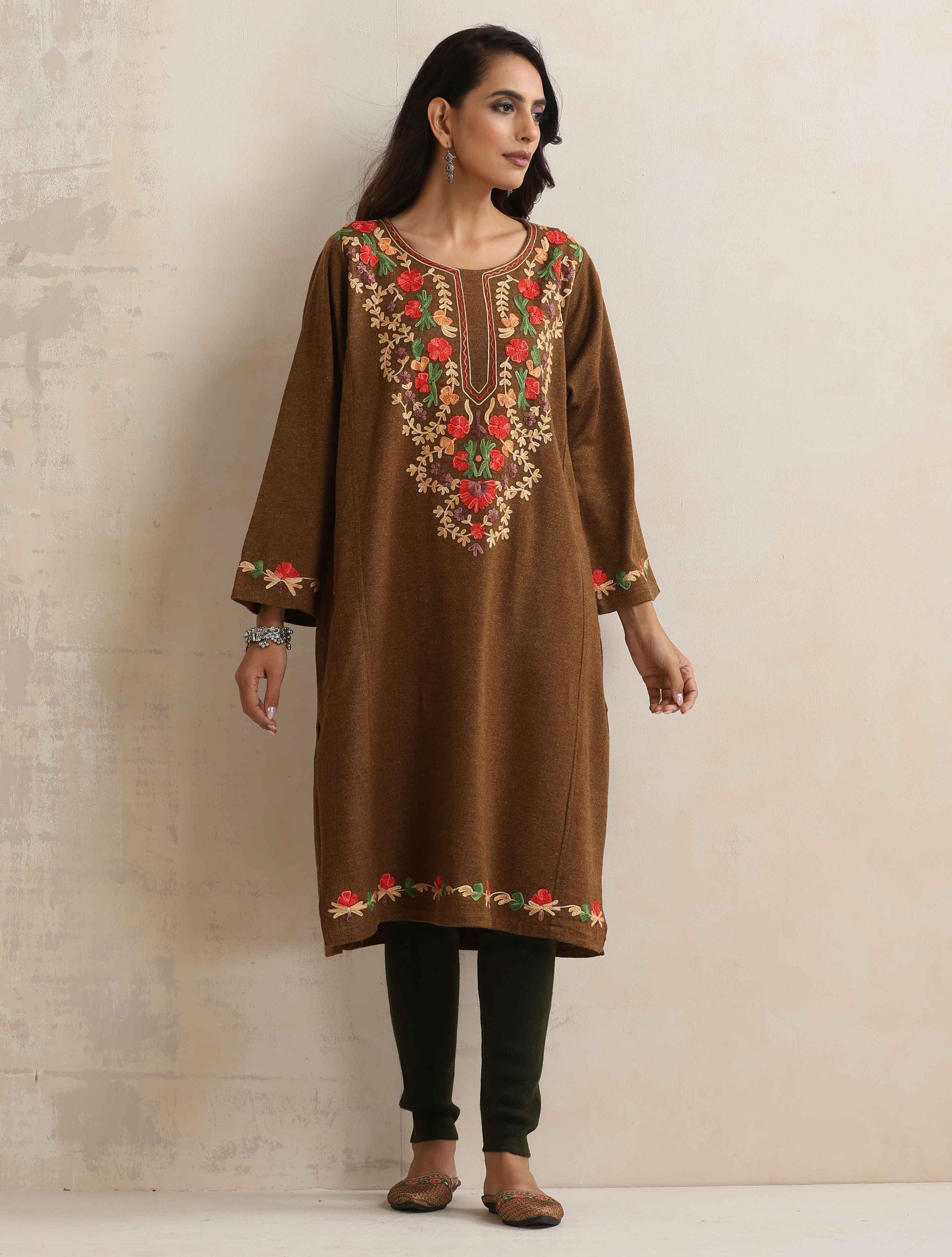 trueBrowns Brown Kashmiri Embroidered Woollen Phiran Kurta | Swadesiicart