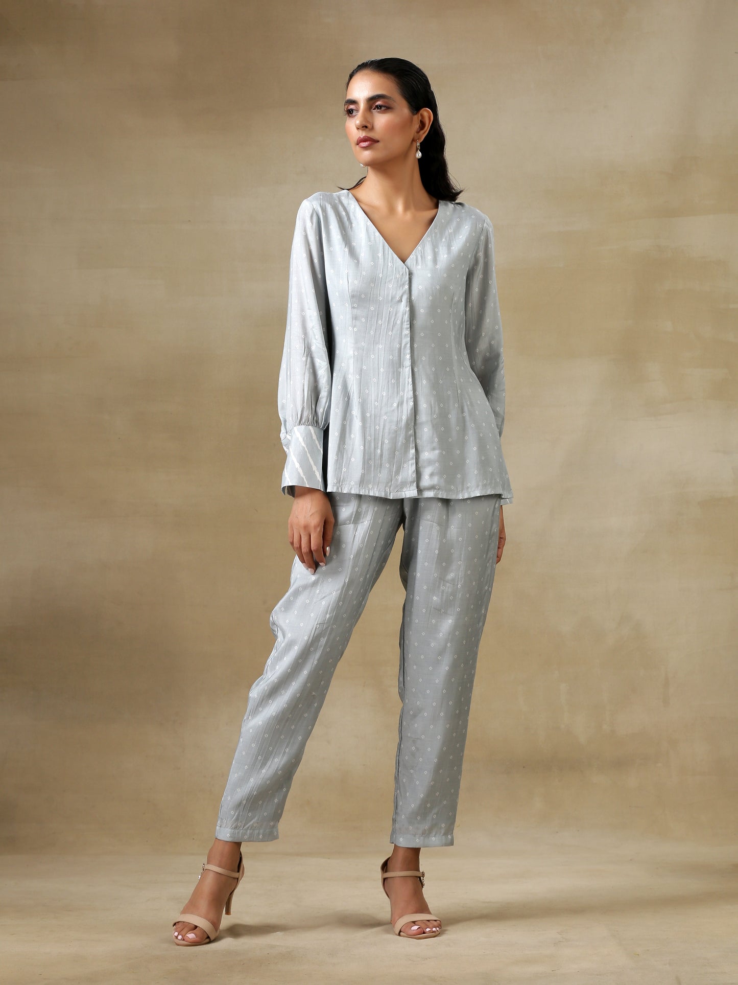 trueBrowns Grey Bandhani Printed Silk Front Open Short Co-Ord Set - Swadesiicart