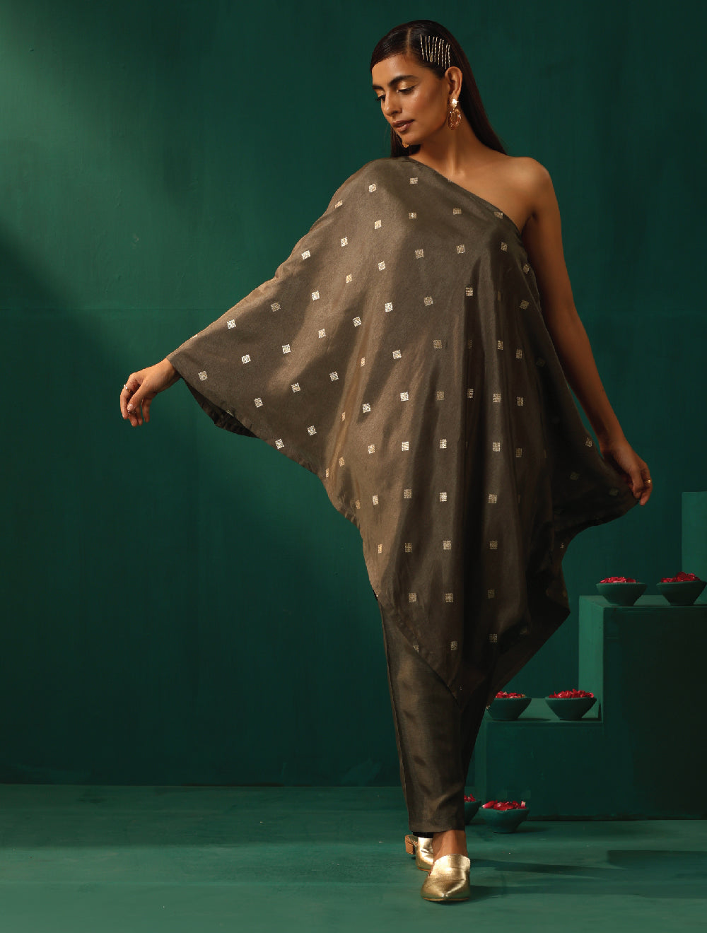 trueBrowns Grey Diamond Viscose Silk One-Shoulder Kurta Pant Set | Swadesiicart