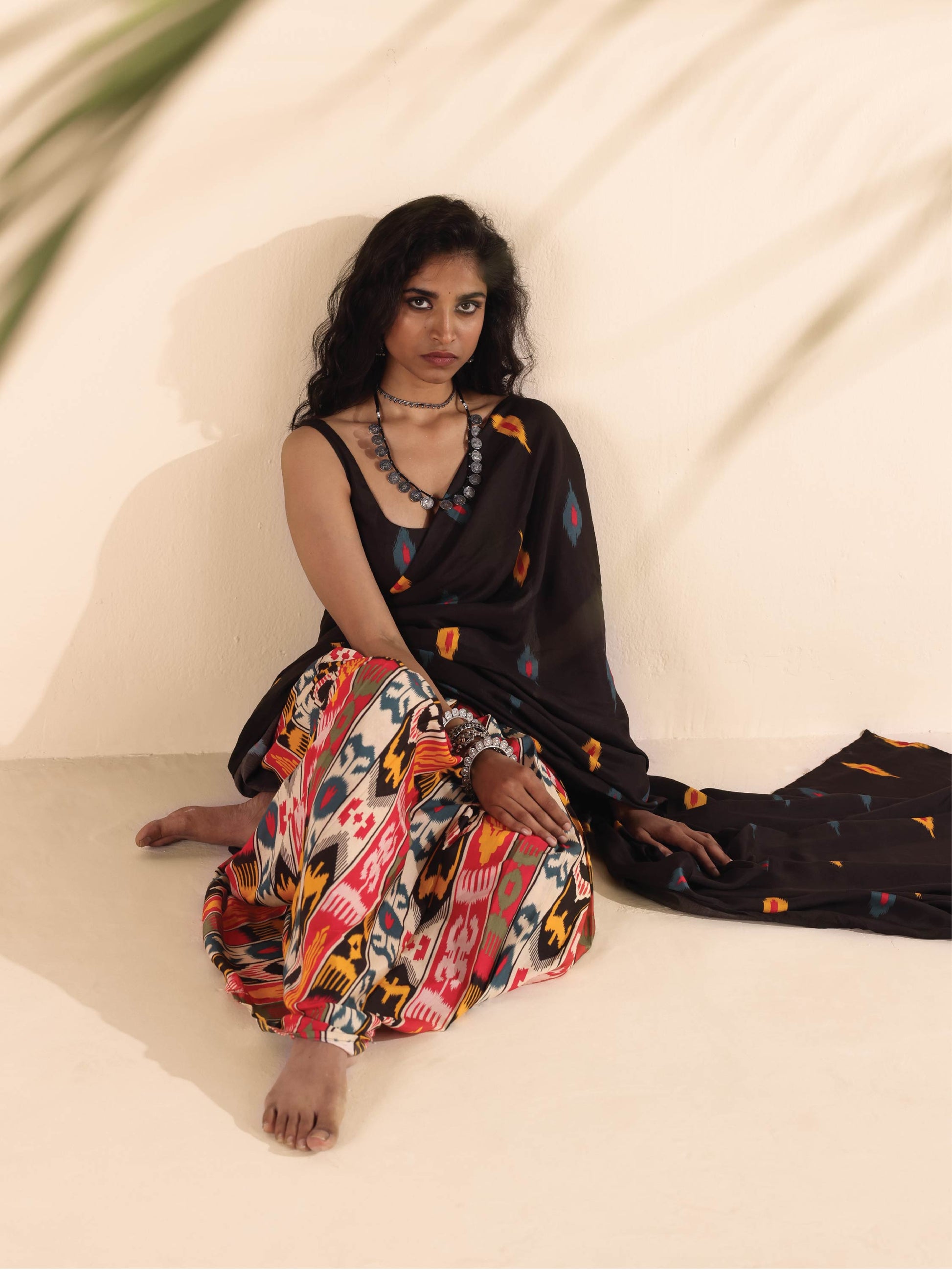 trueBrowns Cola Muslin Ikat Saree | Swadesiicart
