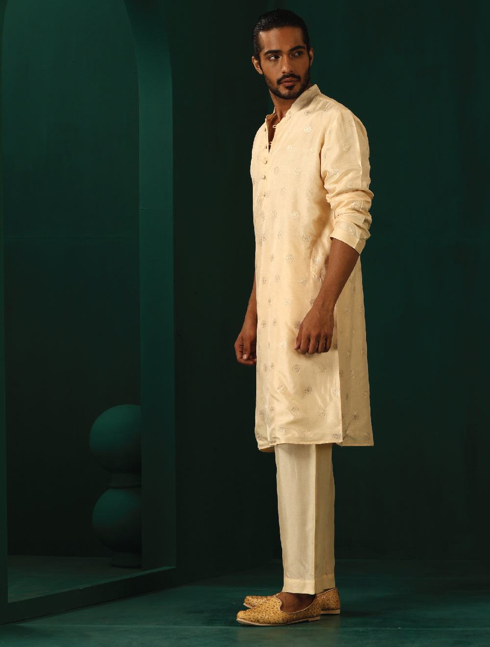 trueBrowns Men's Ivory Geometric Floral Viscose Silk Long Kurta | Swadesiicart