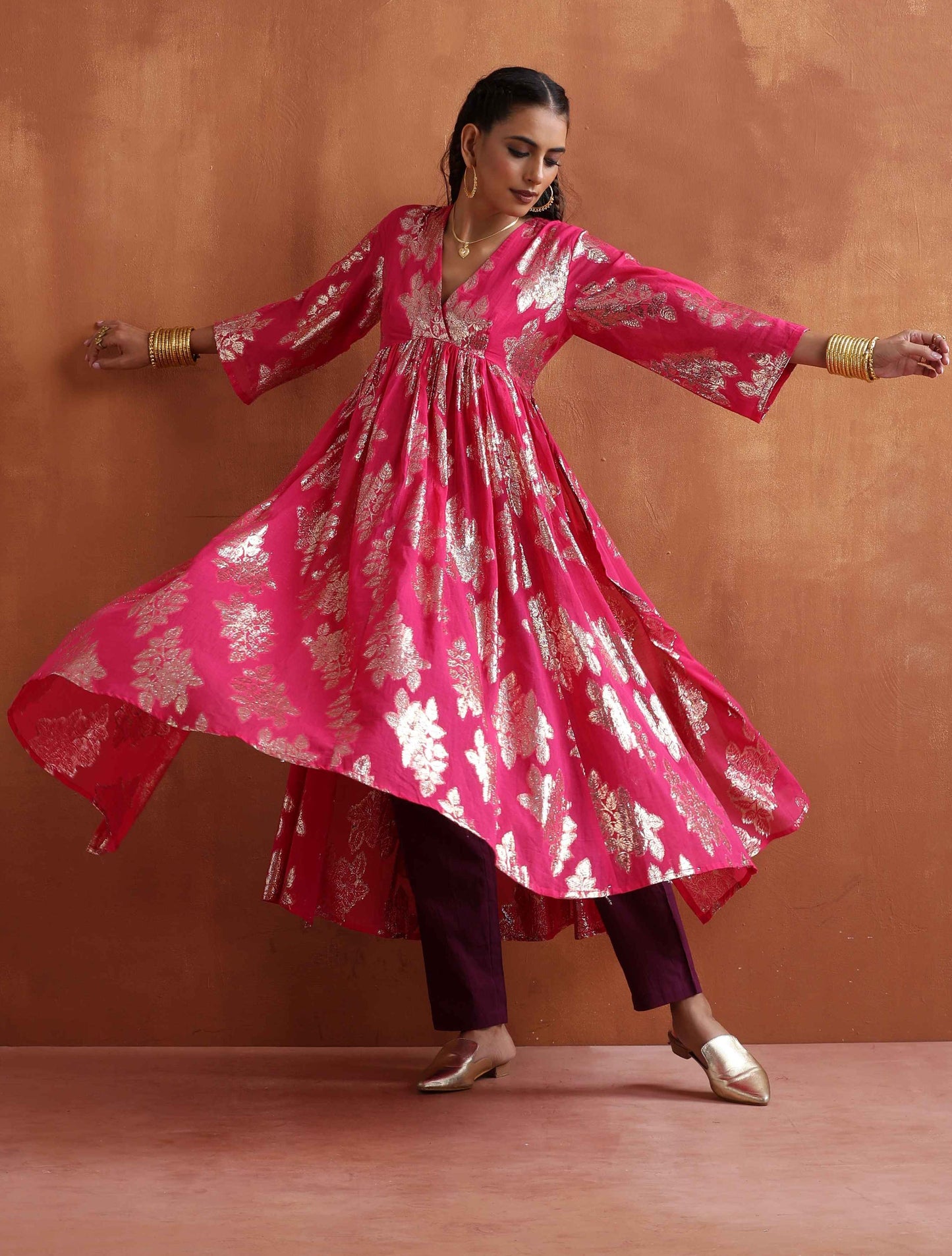 trueBrowns Pink Metallic Flared Anarkali Kurta Set | Swadesiicart