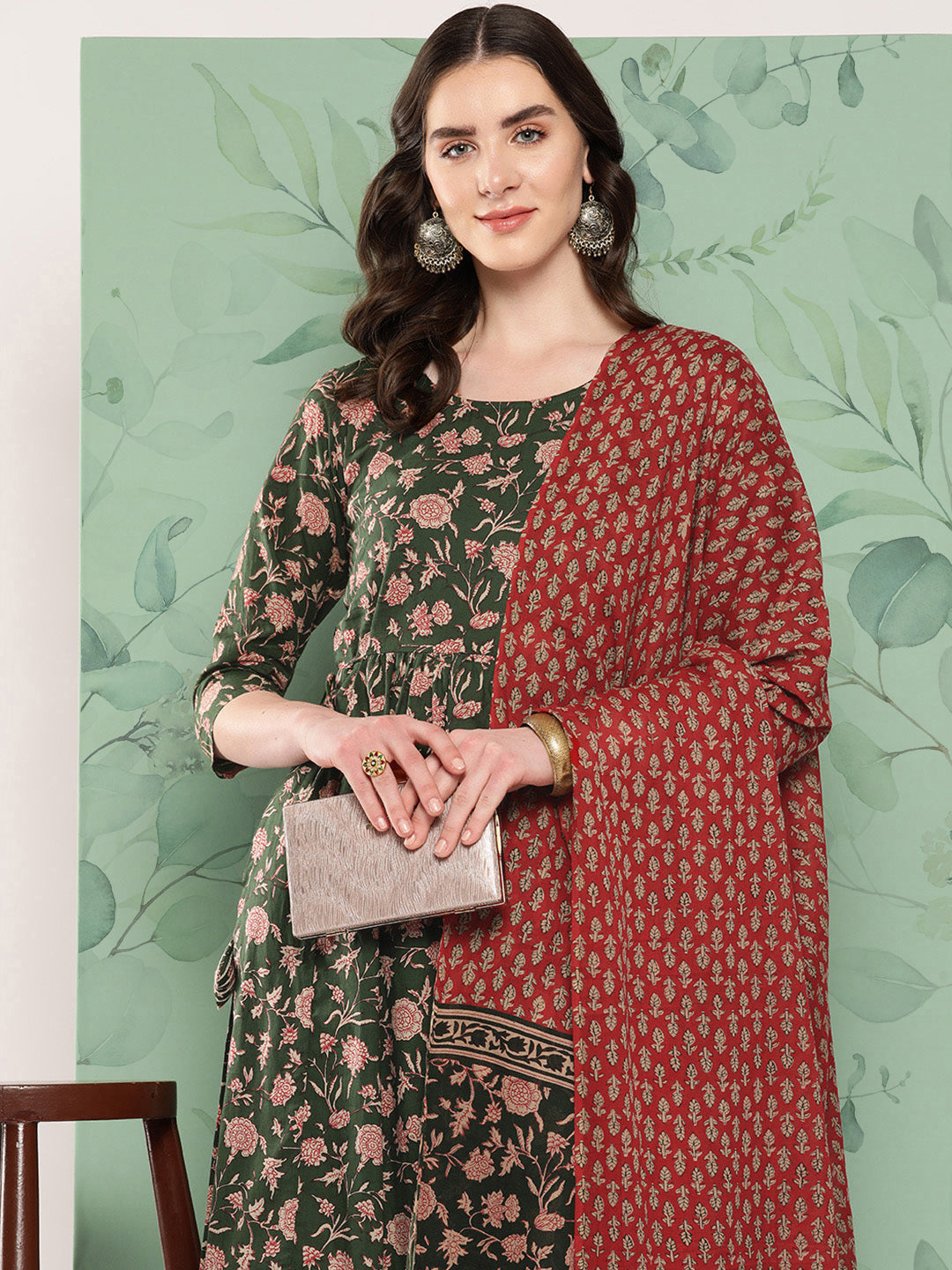 InWeave Women's Green Floral Motif Nyra Kurta Set With Dupatta - Swadesiicart