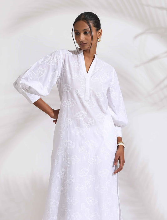 trueBrowns trueBrown White Cotton Schiffli Kurta Set | Swadesiicart