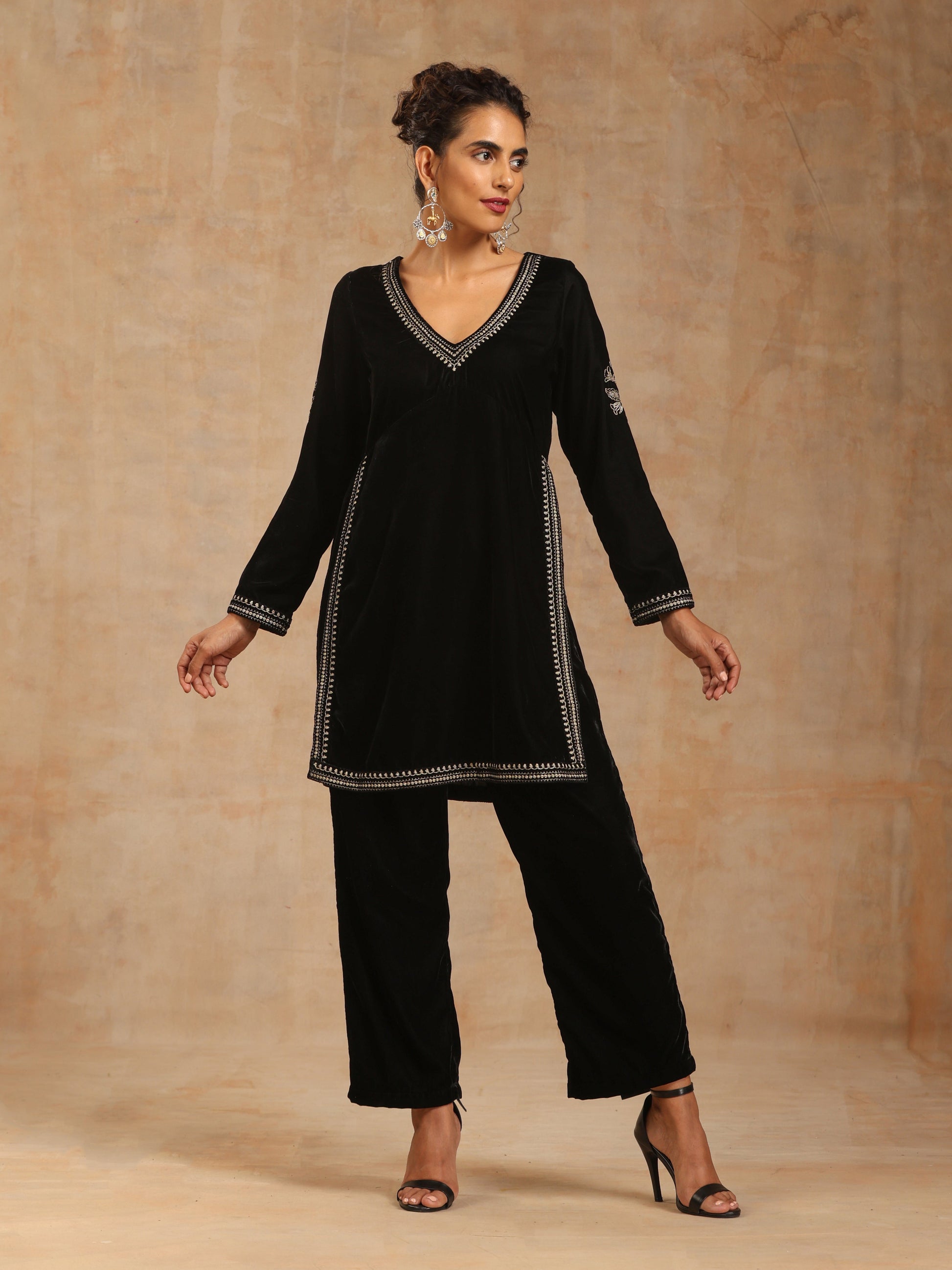 trueBrowns Black Velvet Embroidered Co-ord Set - Swadesiicart