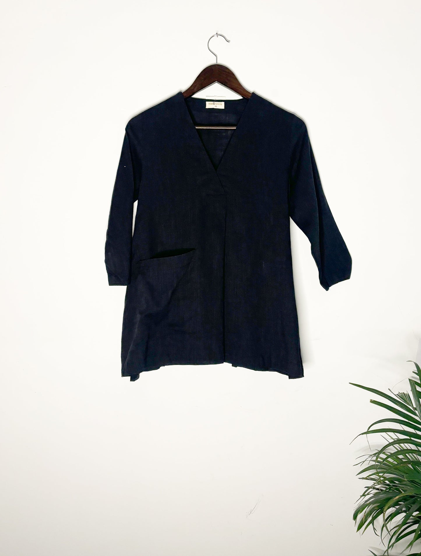 trueBrowns Black Slub Short Top | Swadesiicart