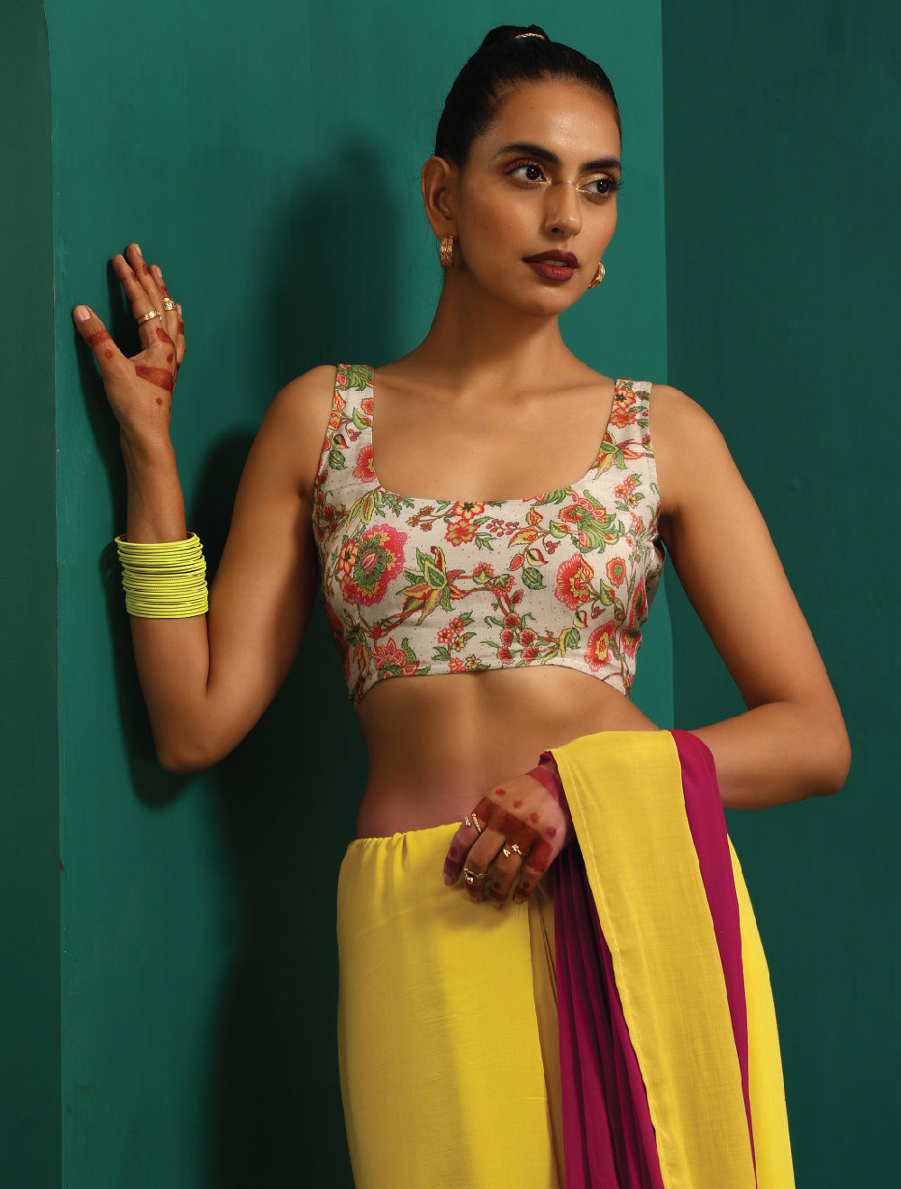 trueBrowns Off White Muslin Silk Floral Jaal Printed Scoop Neck Sleeveless Blouse | Swadesiicart
