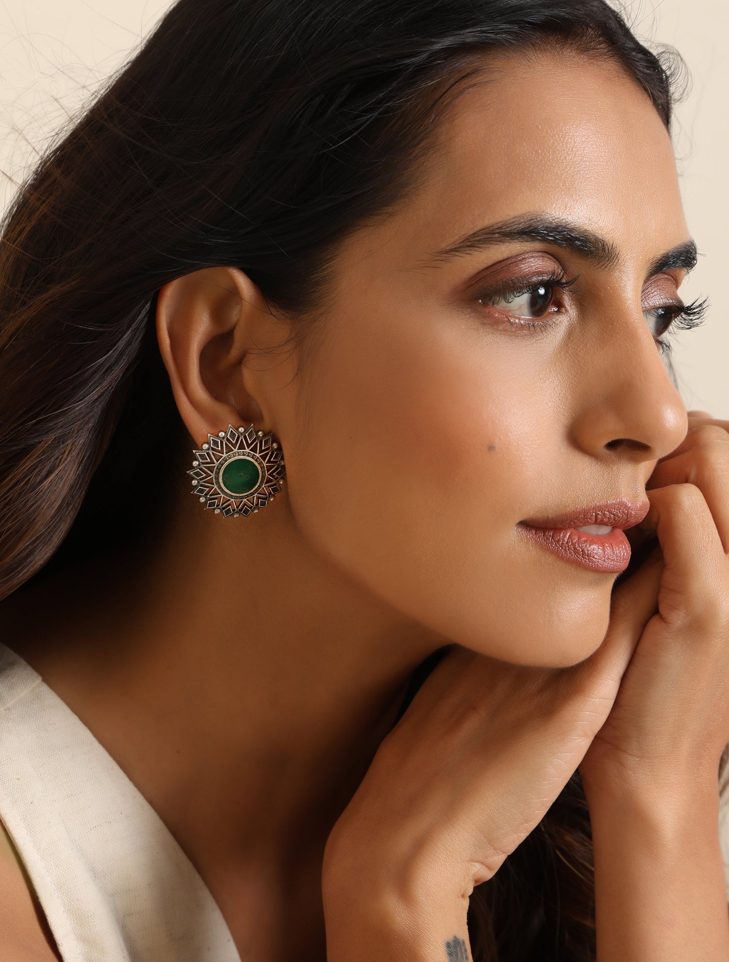trueBrowns Silver Green Stud Earrings | Swadesiicart