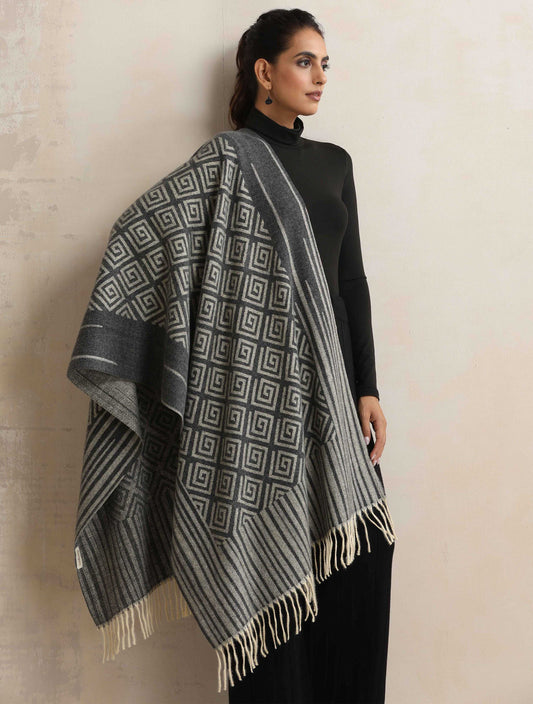 trueBrowns Charcoal Geometric Woollen Stole | Swadesiicart