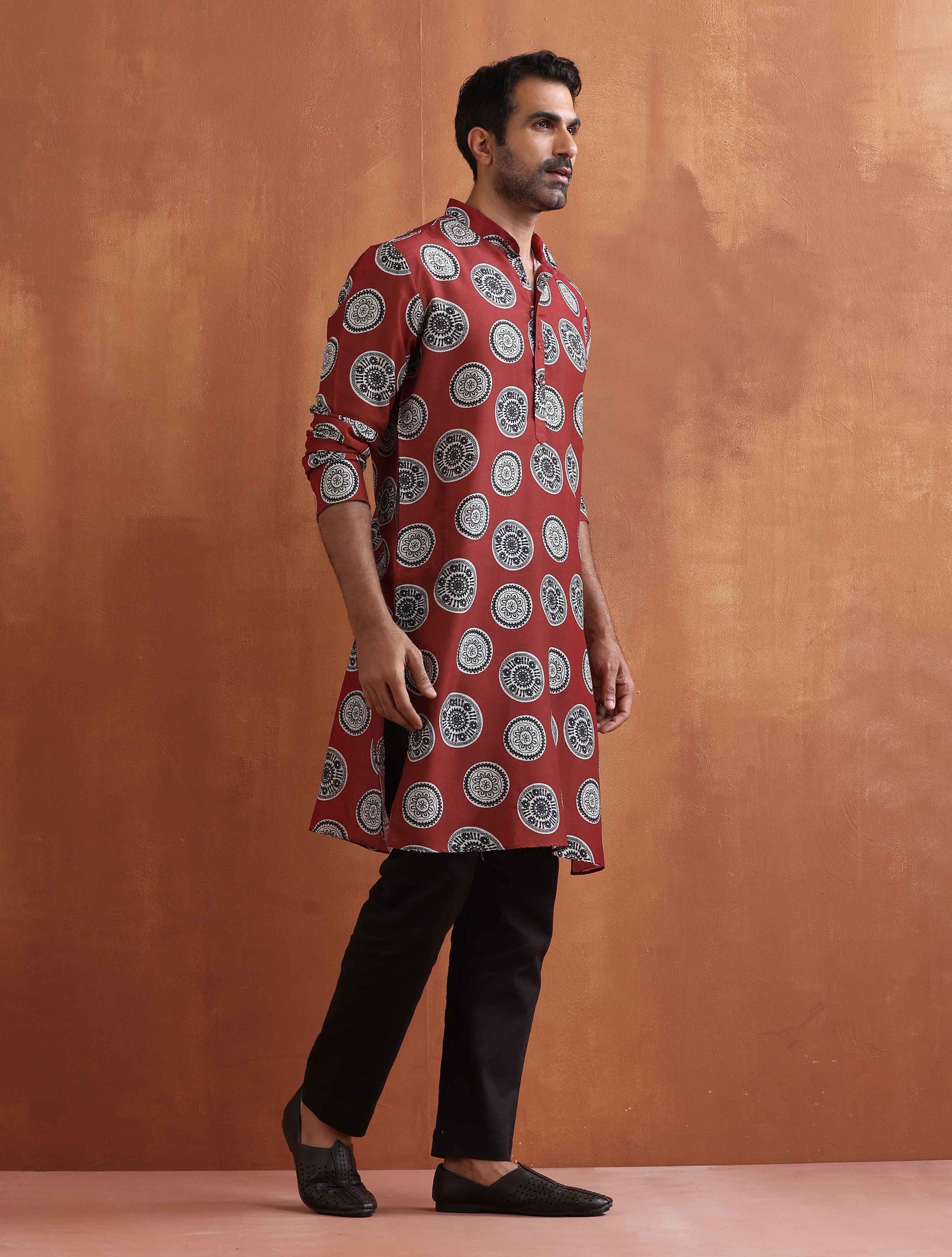 trueBrowns Men's Rust Printed Kurta | Swadesiicart