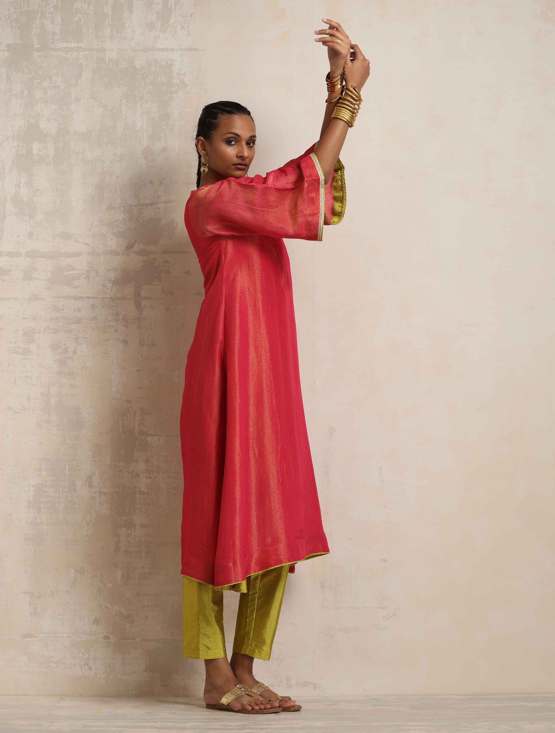trueBrowns Hot Pink Tissue Flared Kurta Set | Swadesiicart