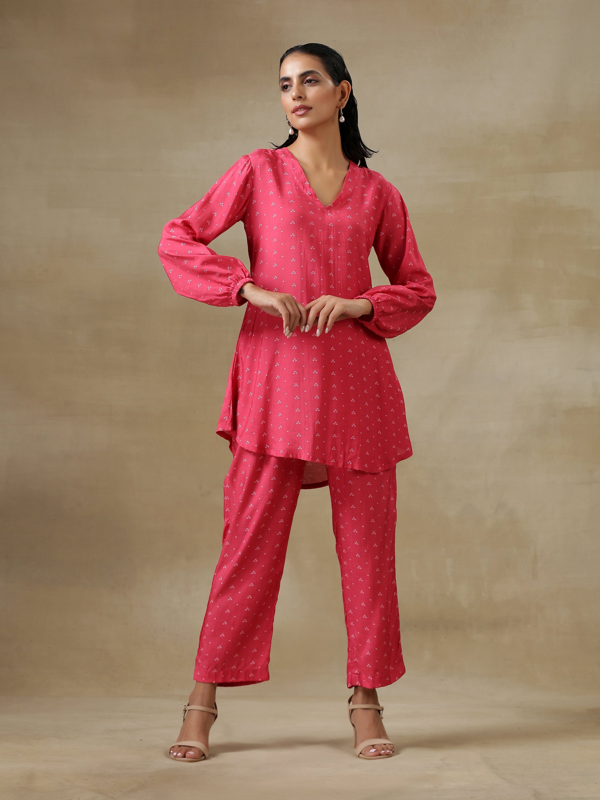 trueBrowns Pink Bandhani Printed Silk Gathered Sleeve Co-Ord Set - Swadesiicart