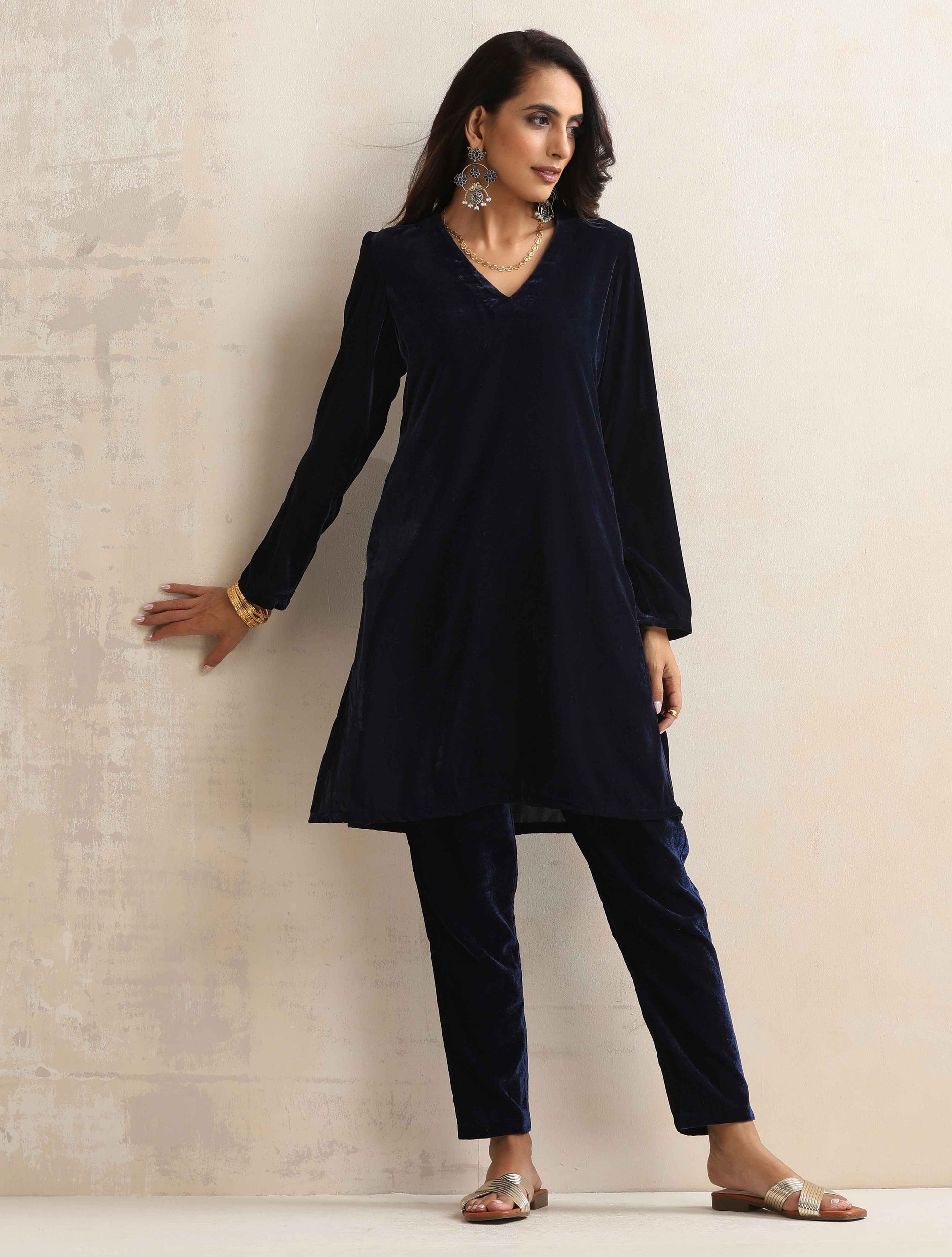 trueBrowns Blue Velvet Kurta Co-ord Set - Swadesiicart