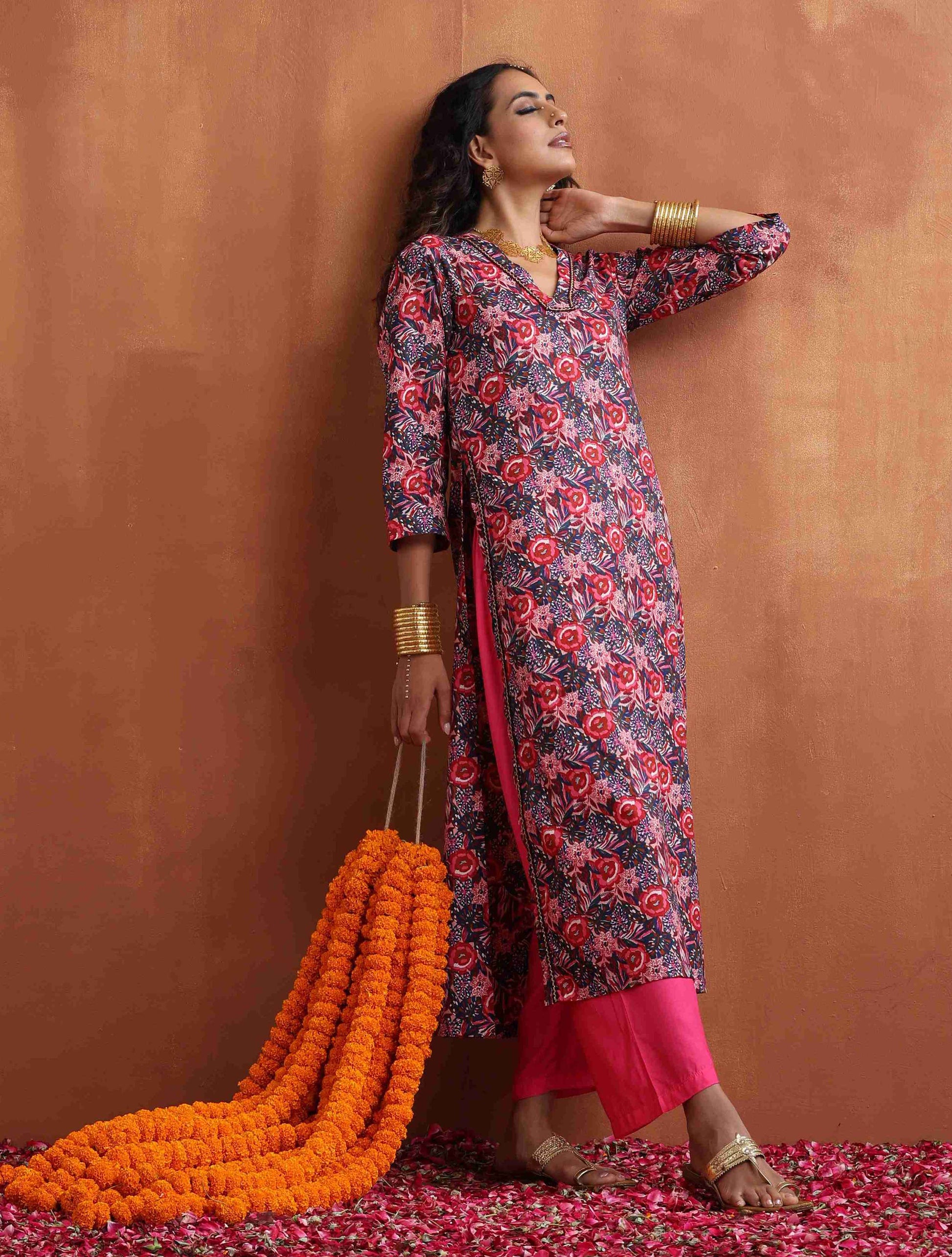 trueBrowns Pink Print High Slit Kurta Set | Swadesiicart
