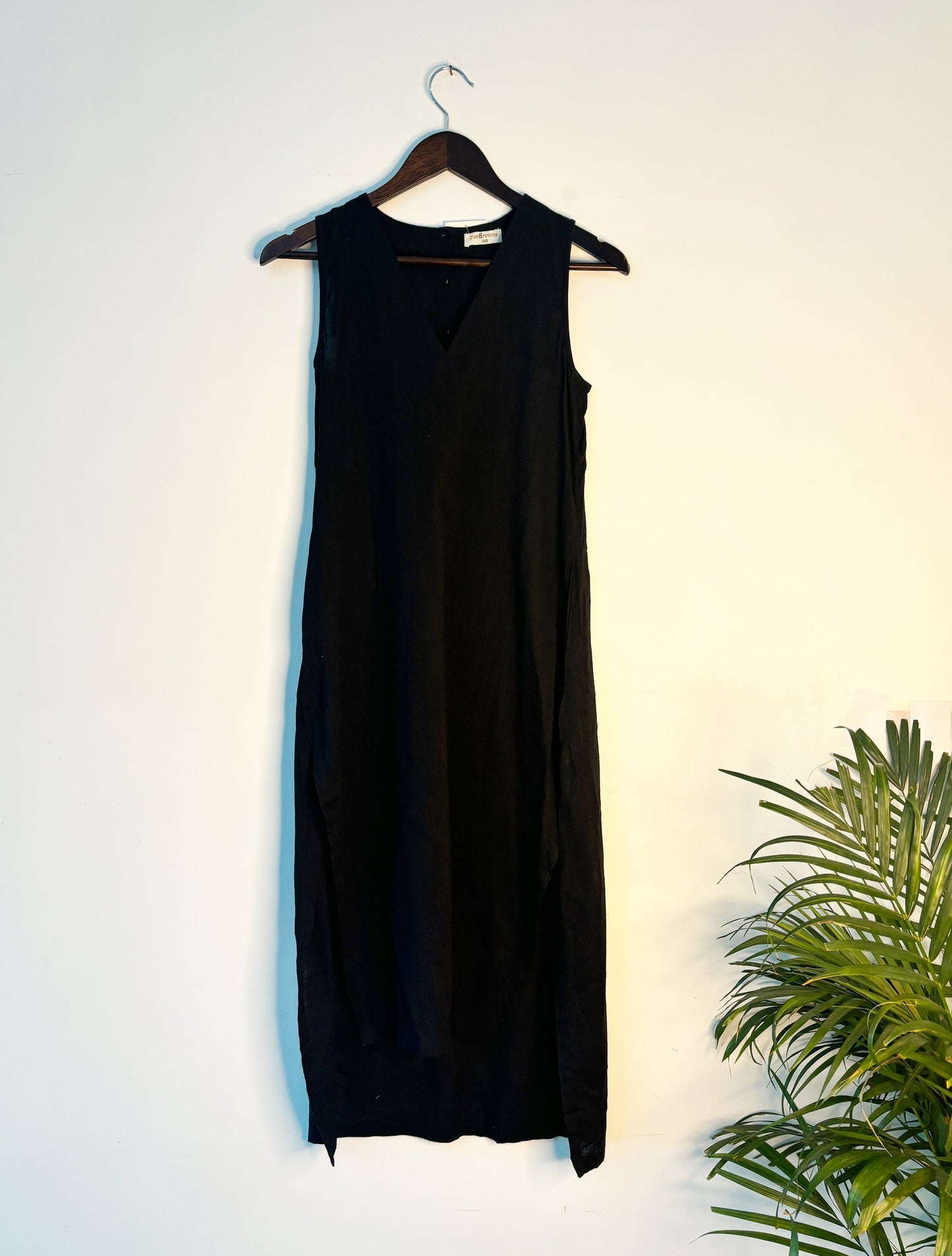 trueBrowns Black Slub Dress | Swadesiicart