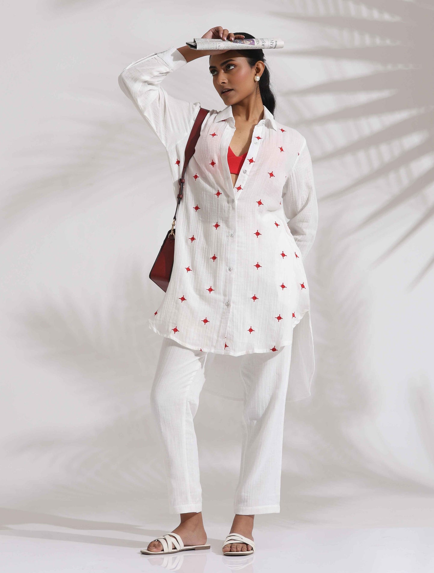 trueBrowns White Cotton Embroidered Kurta Co-ord Set - Swadesiicart