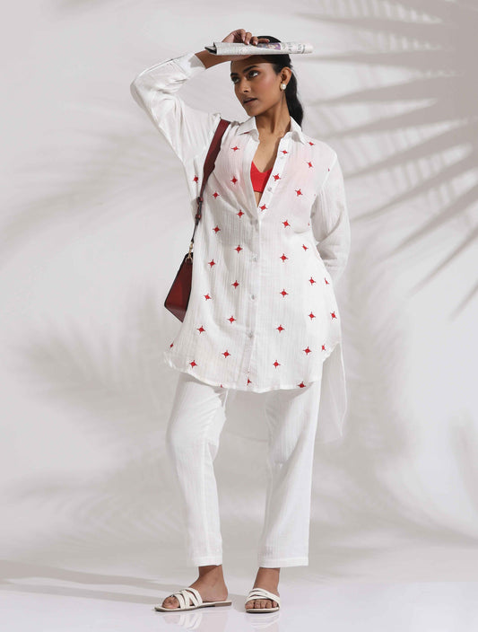 trueBrowns White Cotton Embroidered Kurta Co-ord Set - Swadesiicart