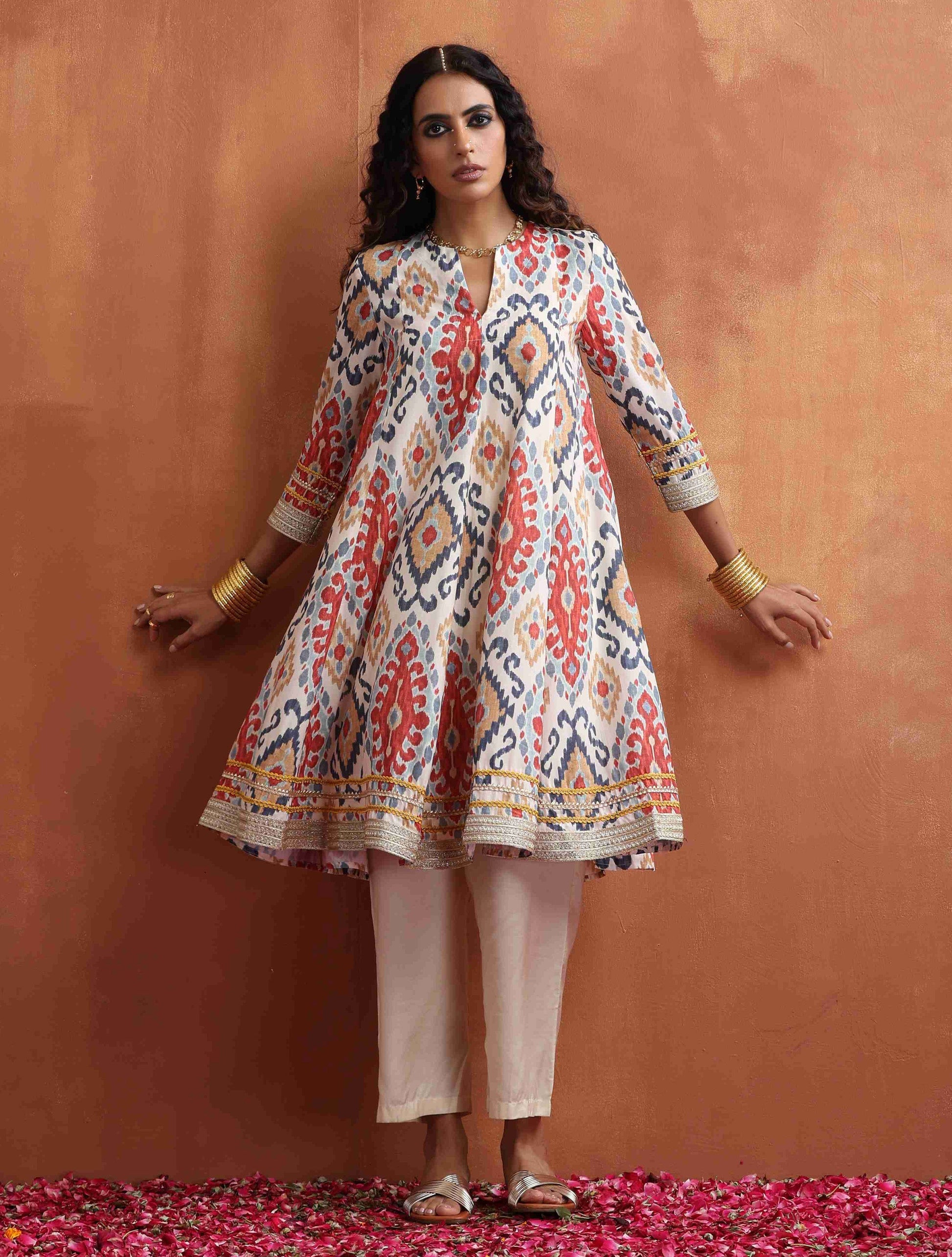 trueBrowns Off White Ikat Print Anarkali Kurta Co-ord Set - Swadesiicart