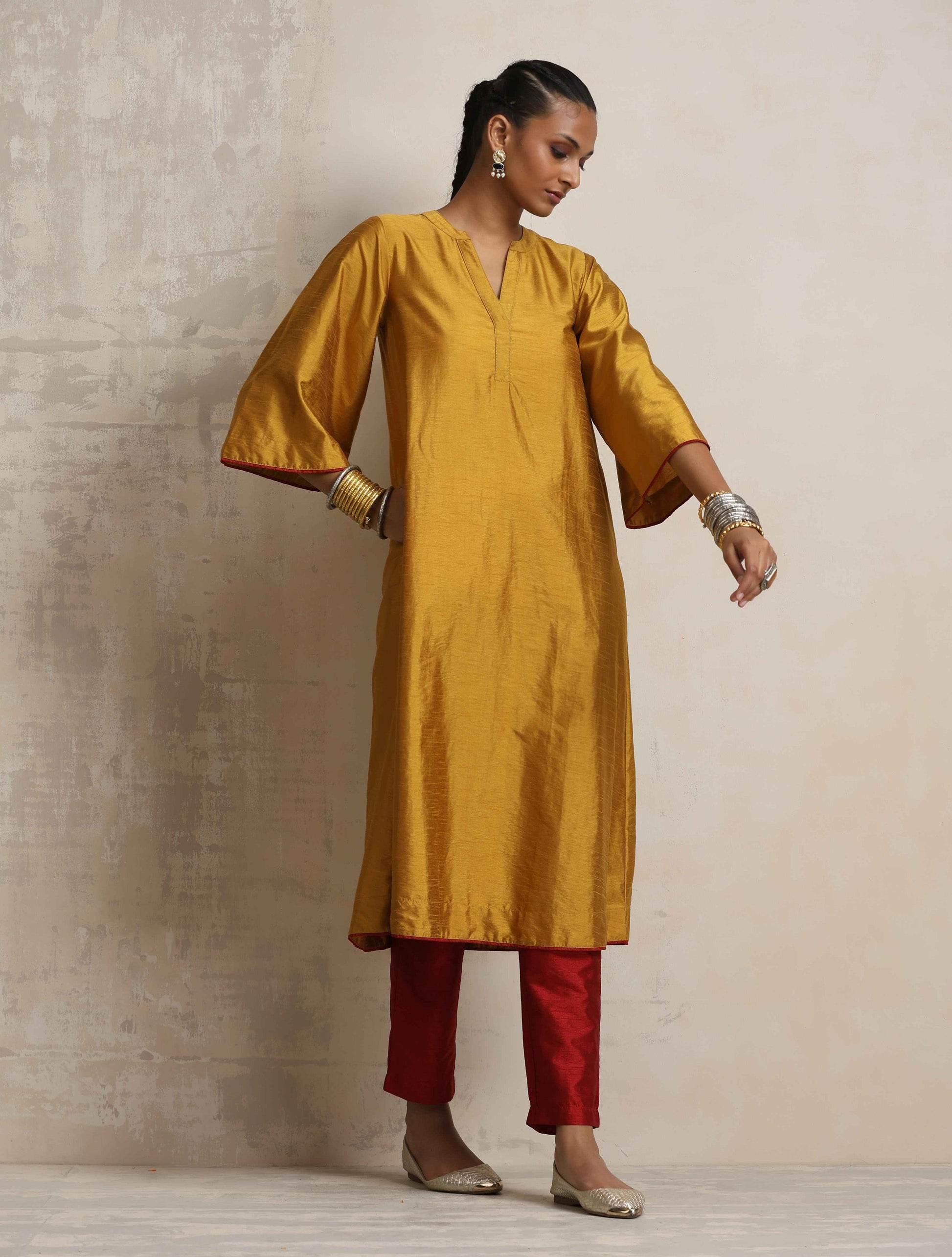 trueBrowns Gold Silk Kurta Set | Swadesiicart