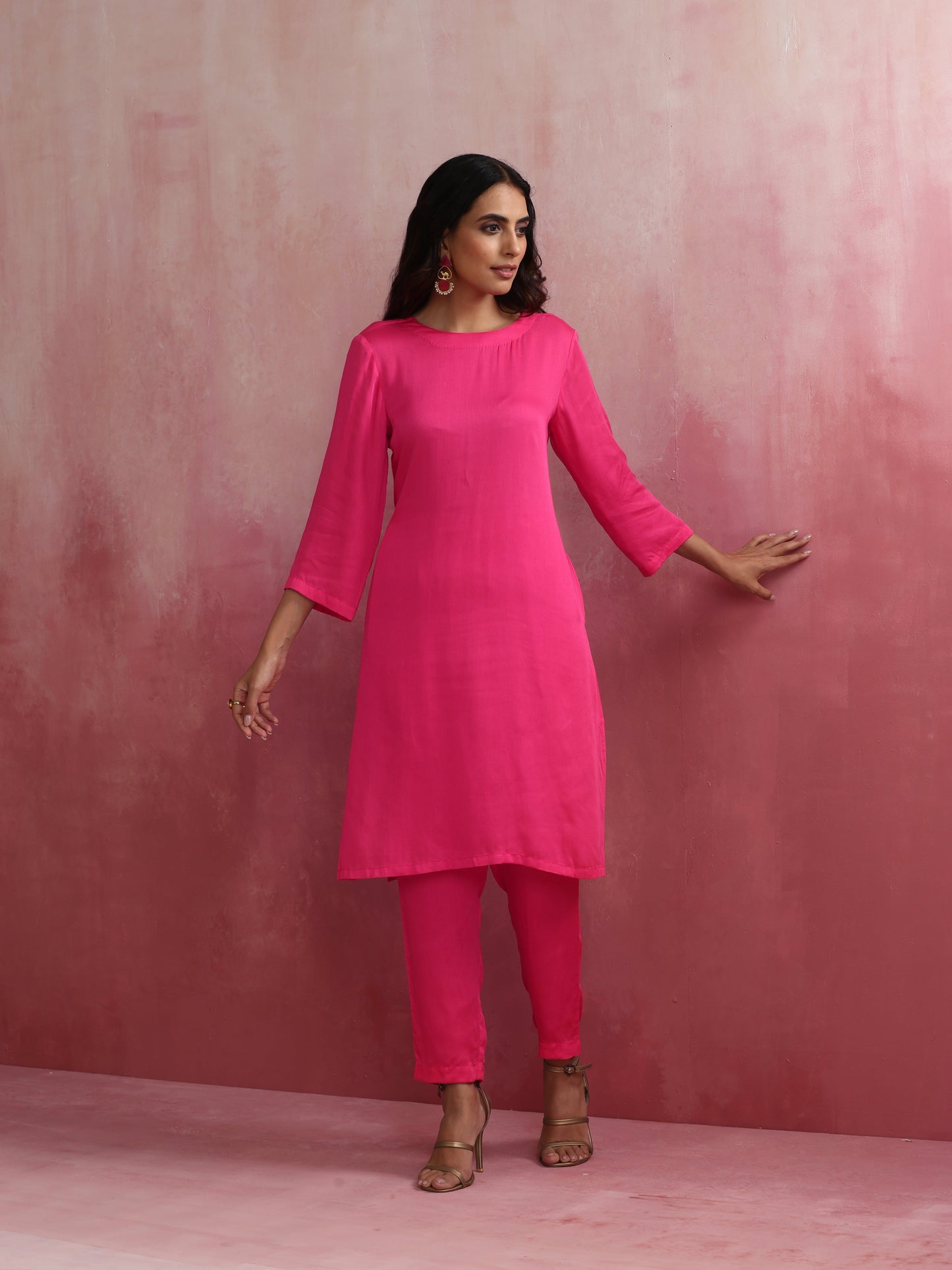 trueBrowns Pink Modal Round Neck Kurta Co-ord Set - Swadesiicart