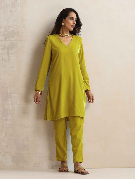 trueBrowns Lime Velvet Kurta Co-ord Set - Swadesiicart